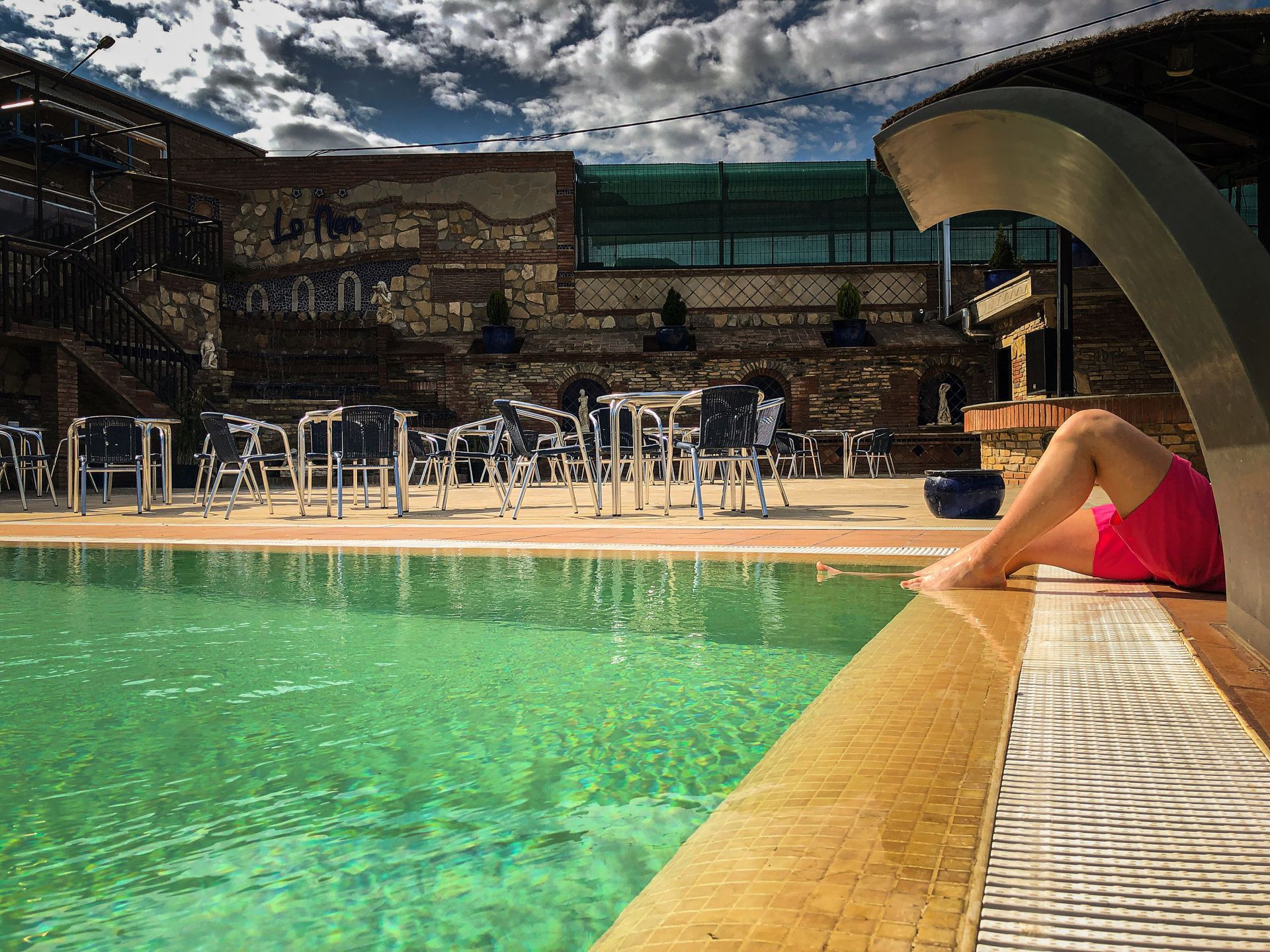 Restaurante con piscina en Lleida