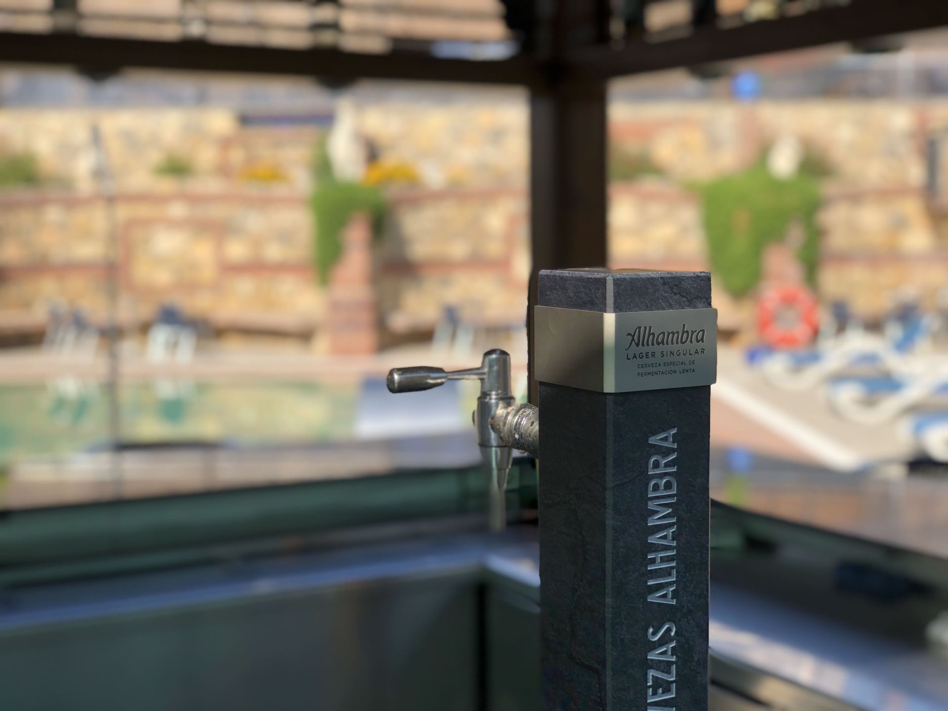 Restaurante con piscina en Lleida