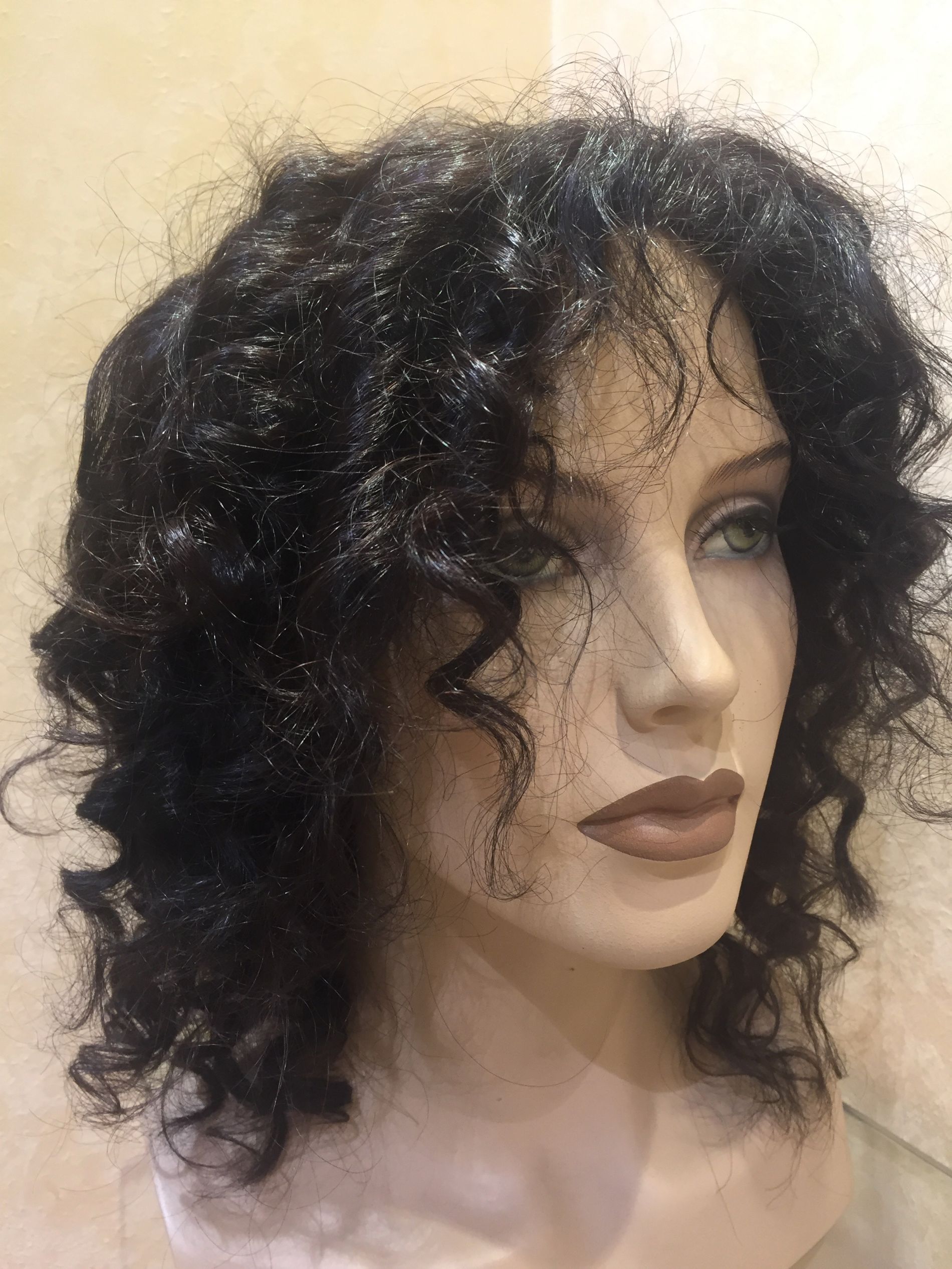 realizzazione parrucca capelli veri neri