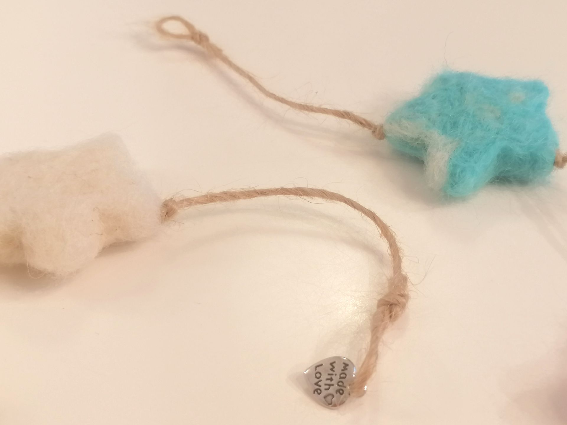 wol, slinger, touw, bedeltje, ster, sterren, versiering, decoratie, verjaardag, feest,