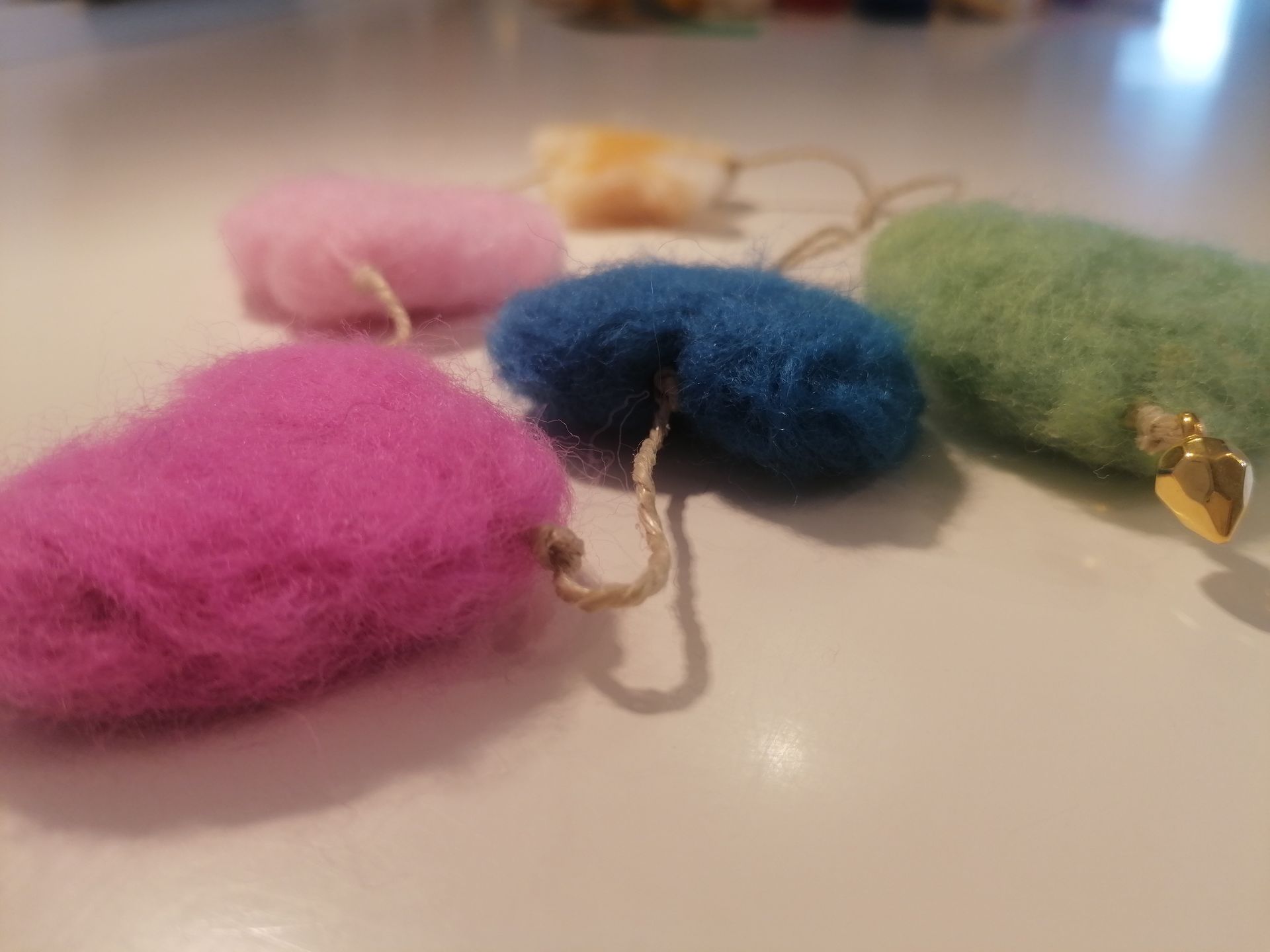 wol, ornament, groen, blauw, roze, geel, hart, ster, versiering, hanger,