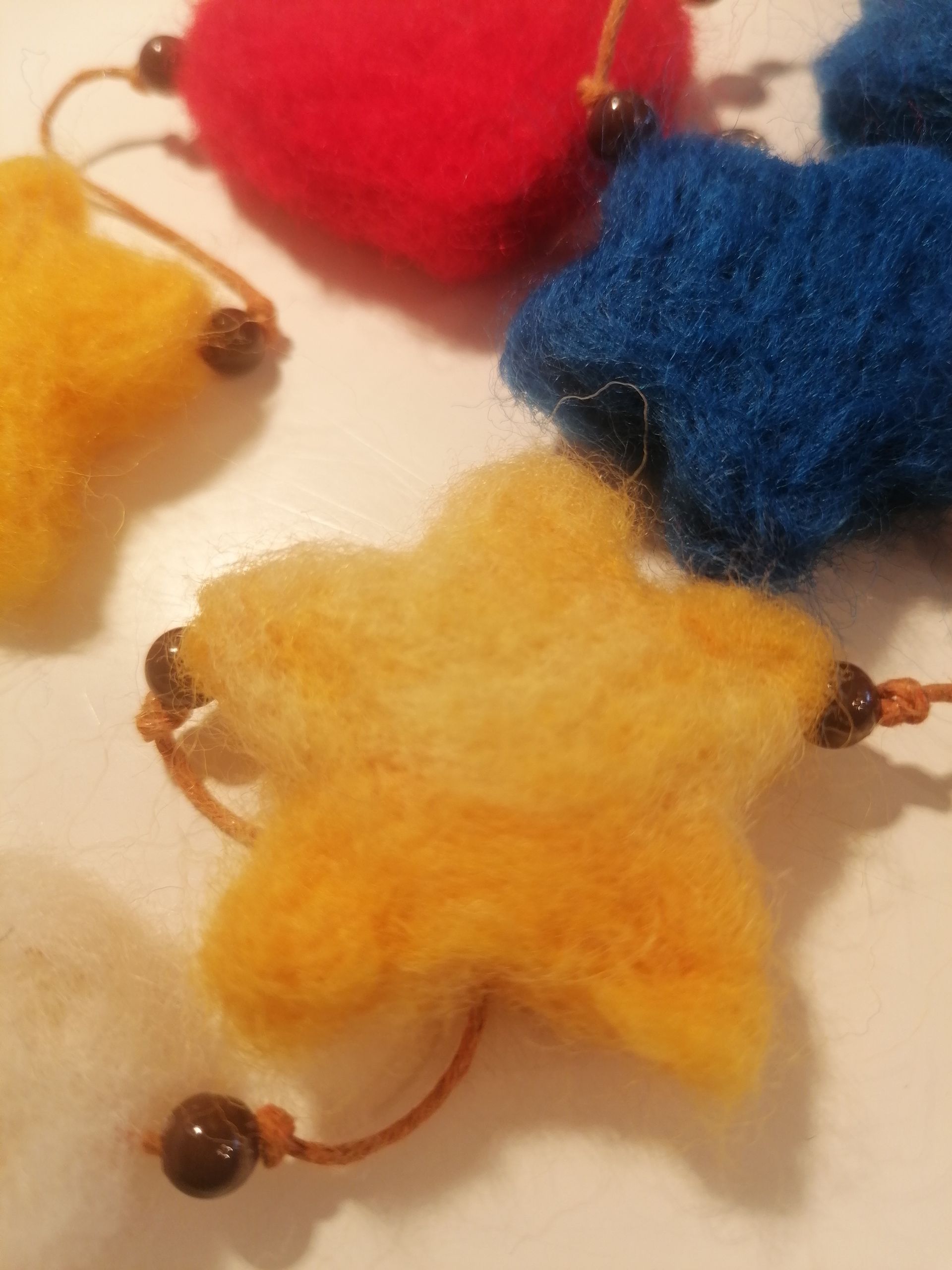 Holografische vlinder met een regenboogkleurige glans.