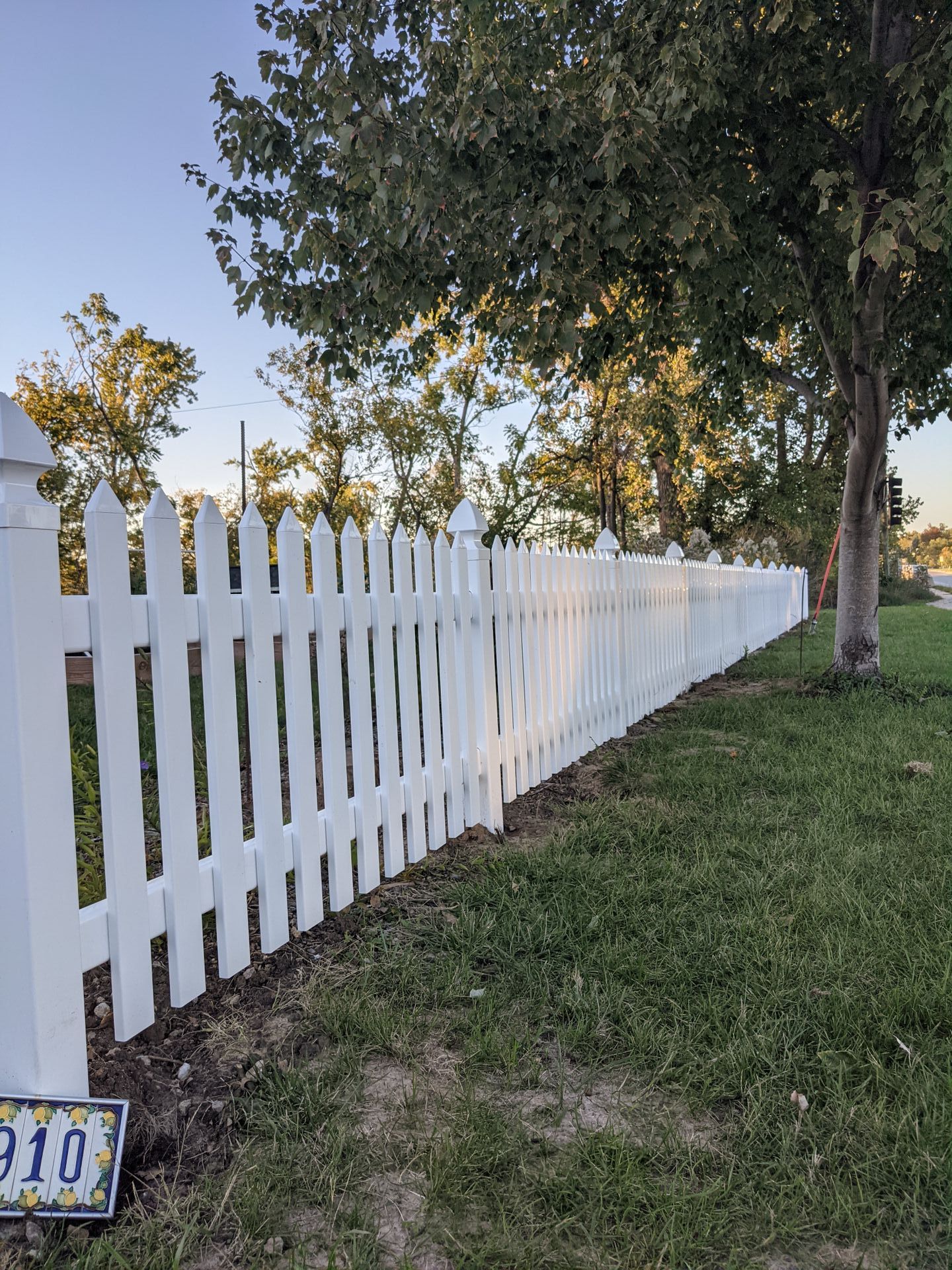 Vinyl Fence- Cedar Rapids Iowa- Corridor Residential Fencing