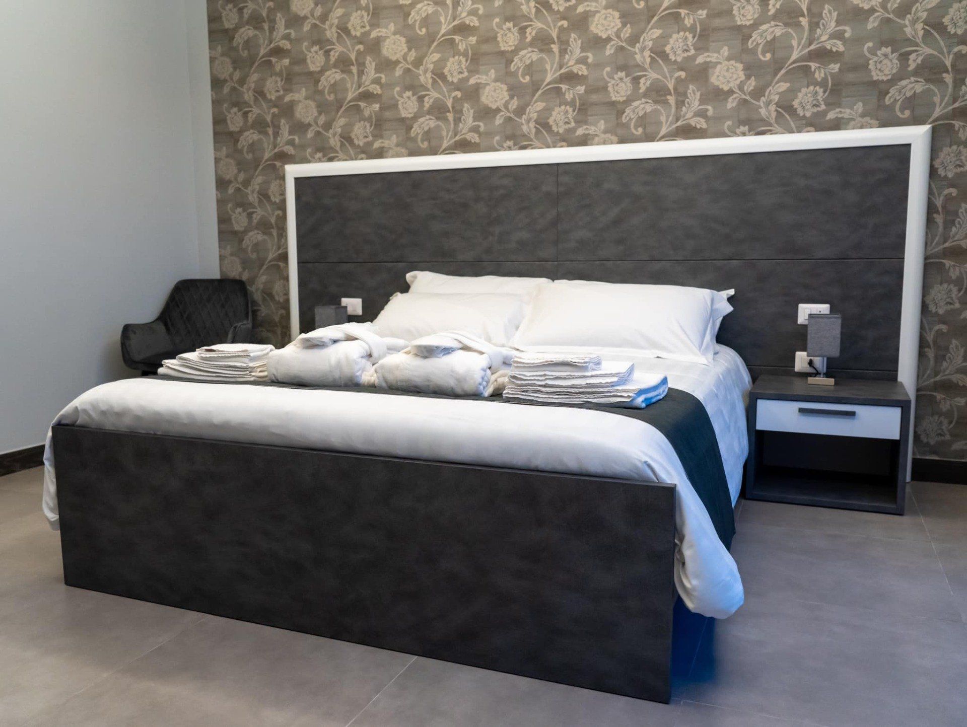 skyline rooms & suites