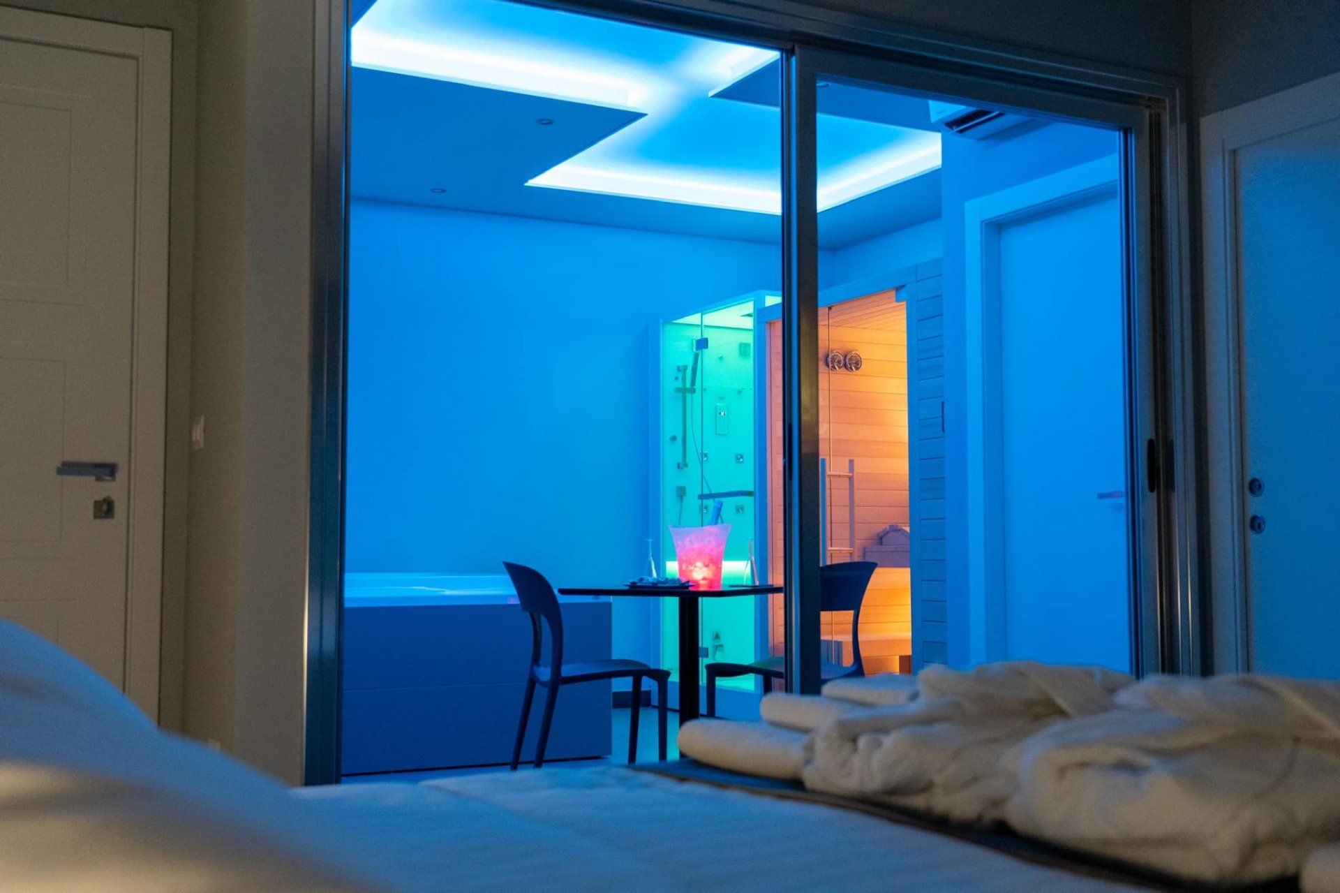 skyline rooms & suites