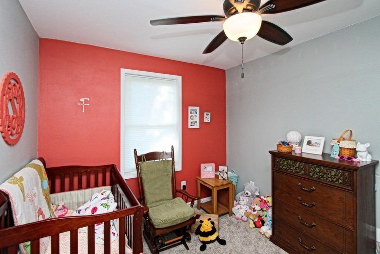 romm with crib