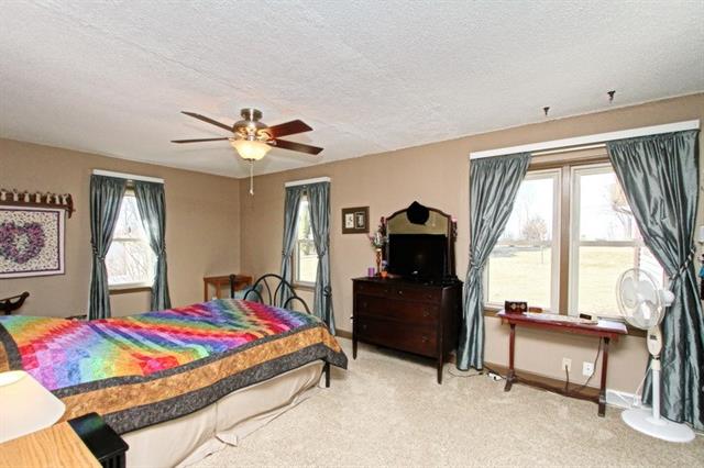 bed room with fan