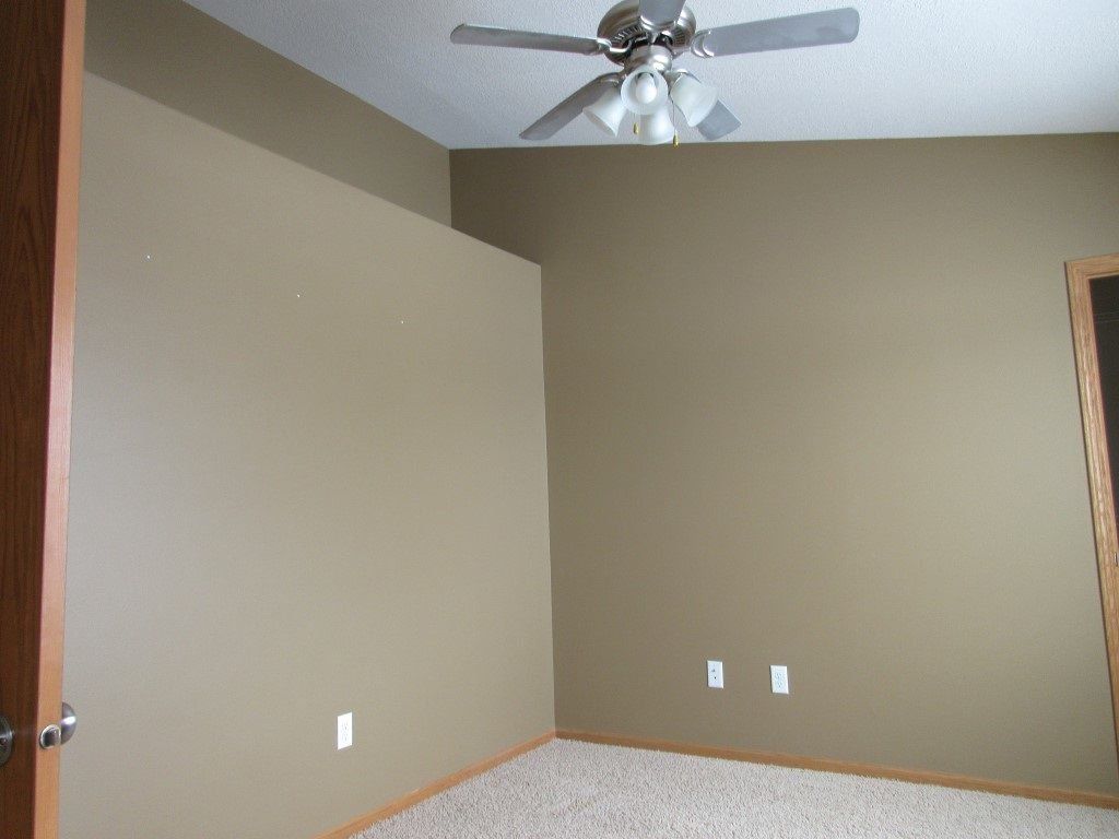 room with ceilingfan
