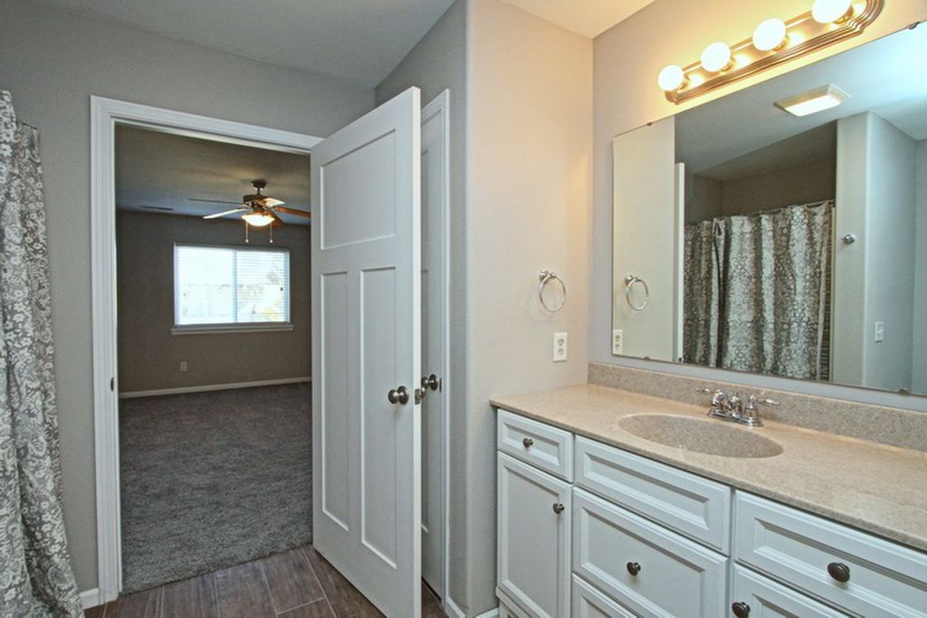 grey_room_with_living_area