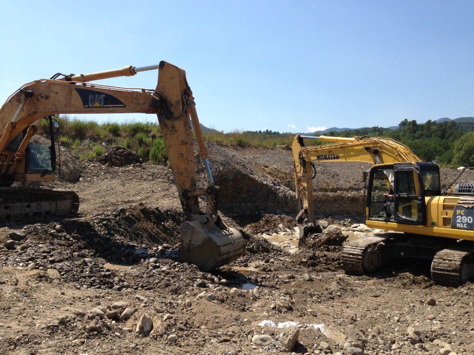 sbancamento con macchine escavatrici