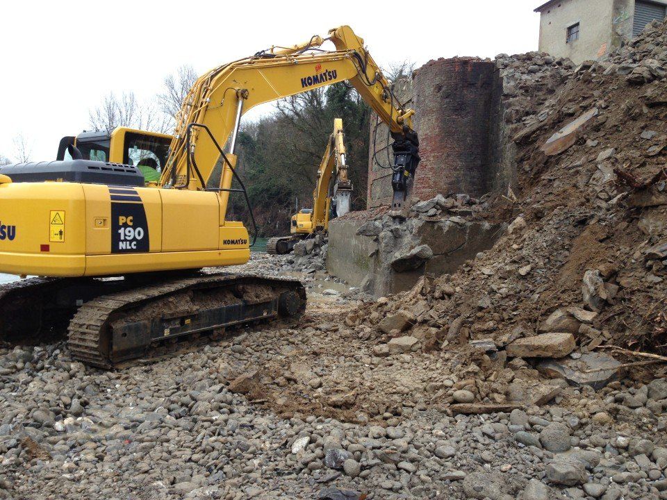 demolizione di una vecchia costruzione