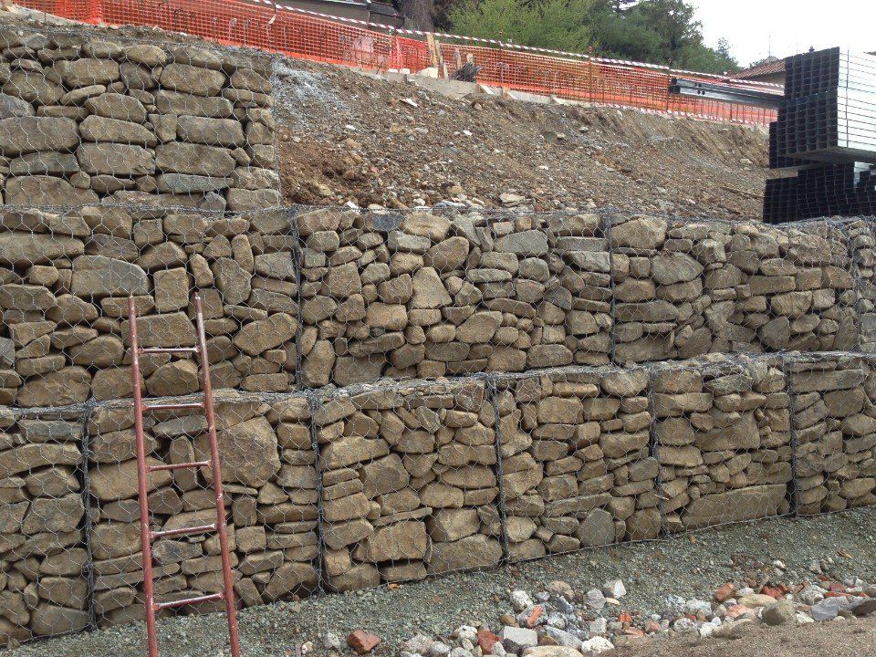 muro contenitore in pietre