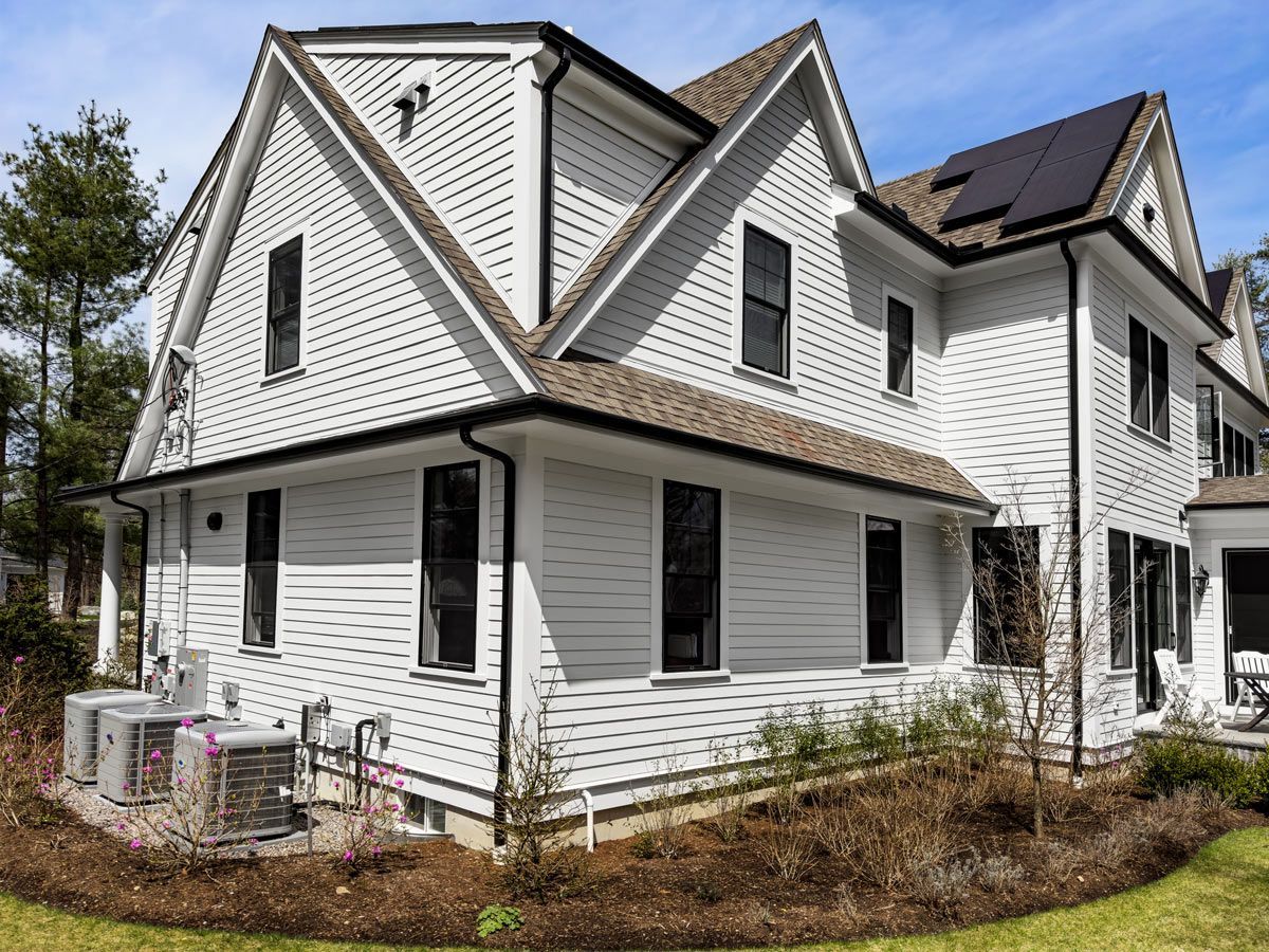 Big House with New Siding in A Sunny Environment — Valrico, FL — R Bennett