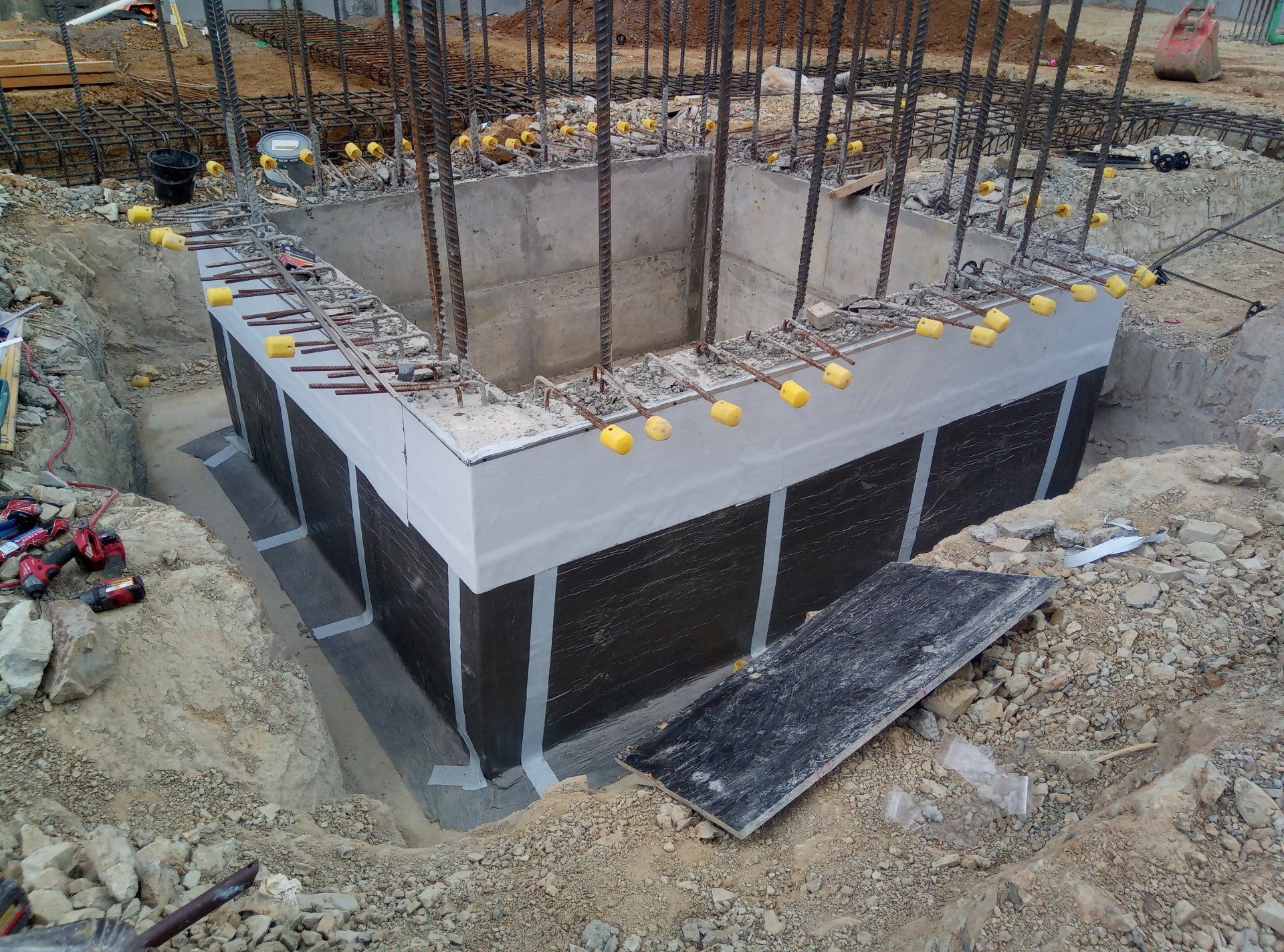 5. Butyl band & top termination bar installed