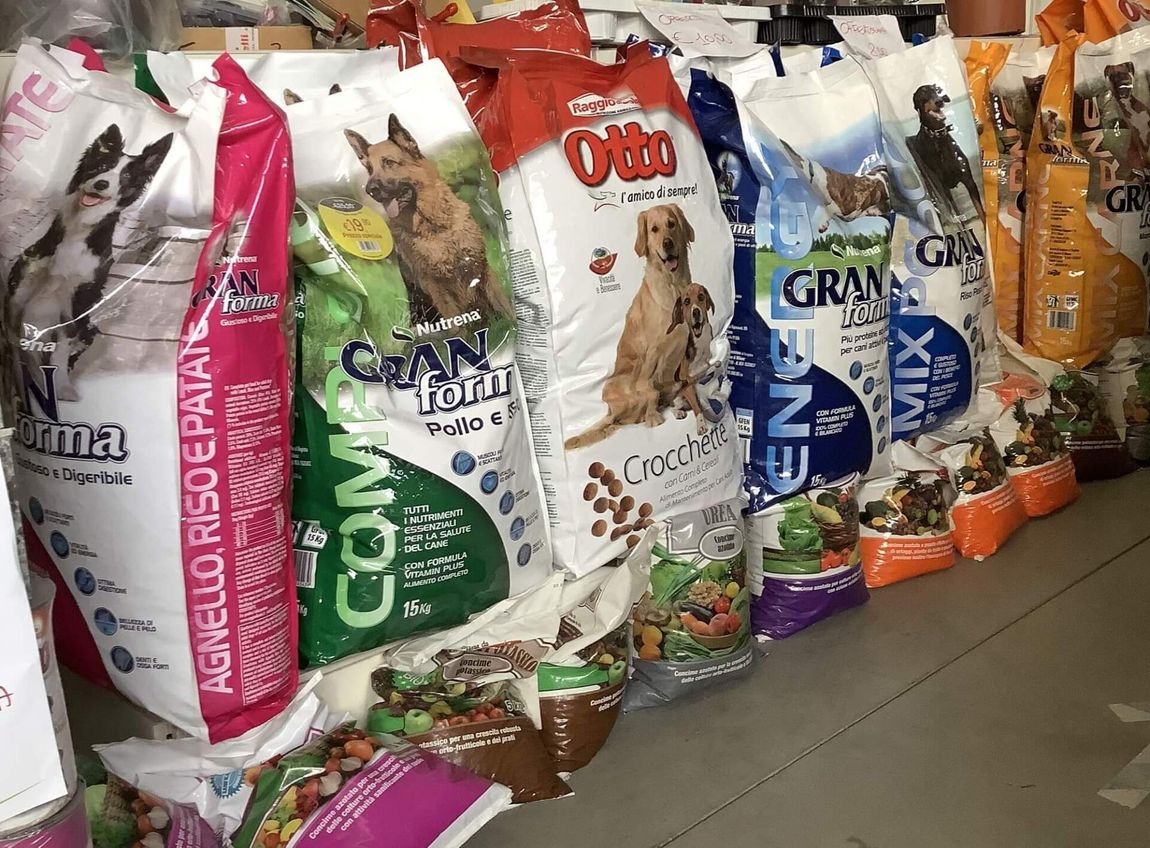 confezioni maxi formato di cibo per animali