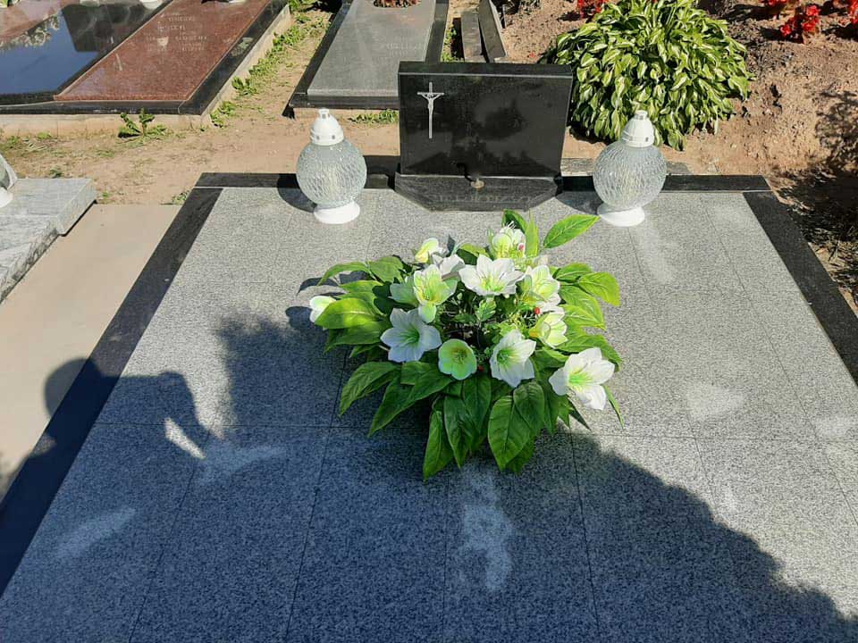 Naujosios Akmenės paminklai sutvarkyta kapavietė