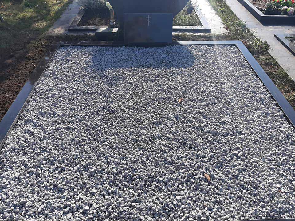 Naujosios Akmenės paminklai sutvarkyta kapavietė