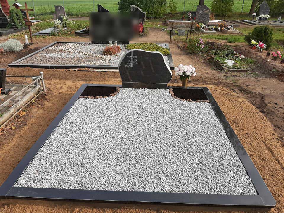 Naujosios Akmenės paminklai sutvarkyta kapavietė