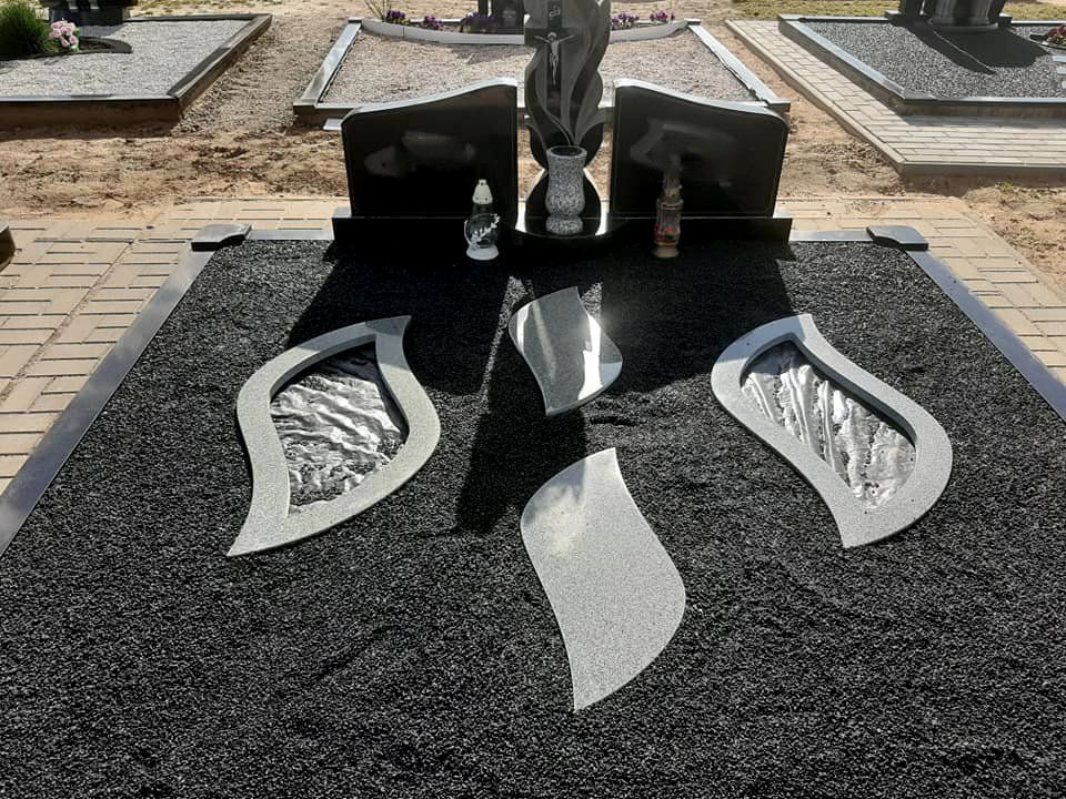 Naujosios Akmenės paminklai sutvarkyta kapavietė