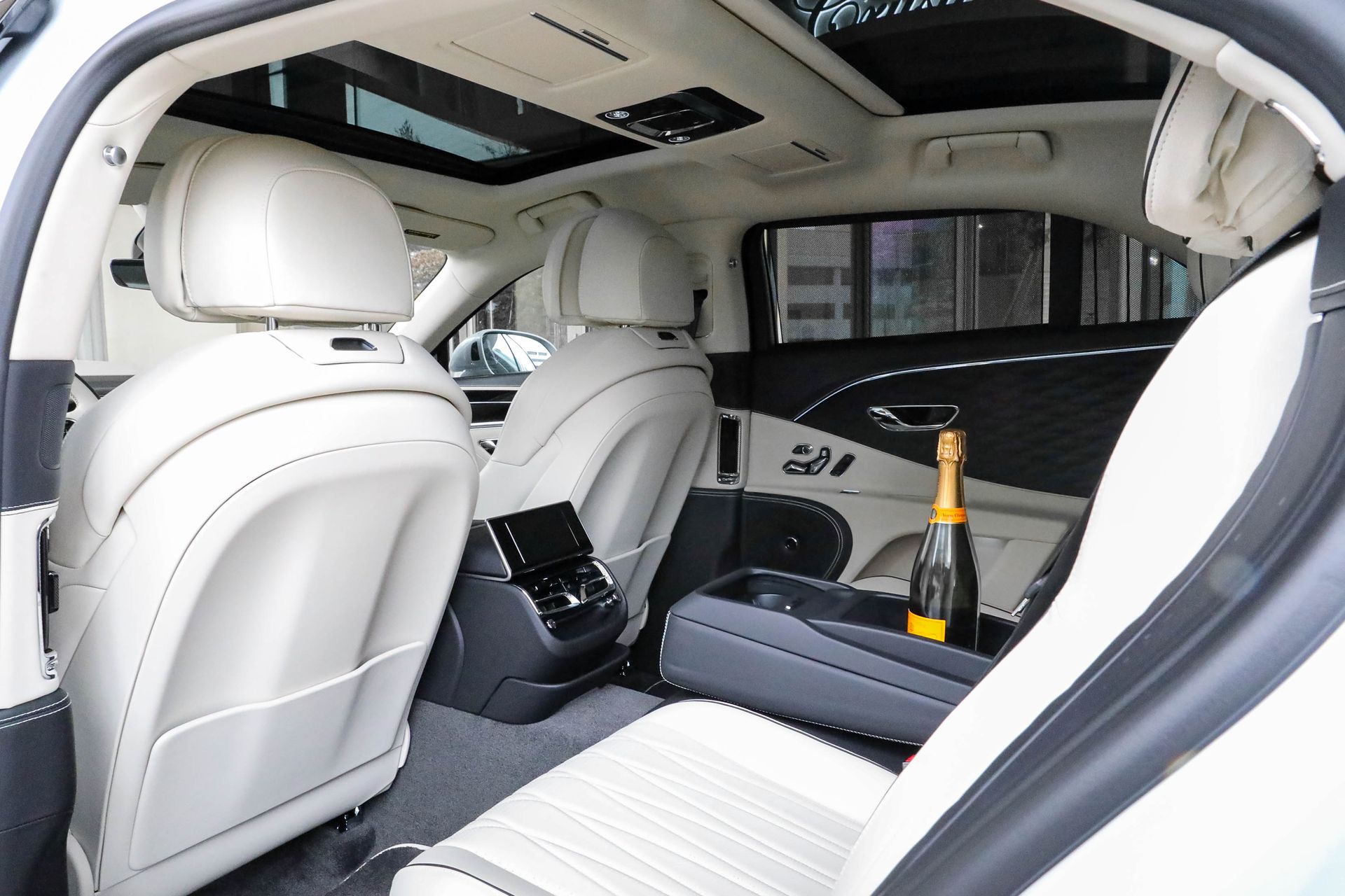 interior seats of Bentley Flying Spur luxury car photo opportunities