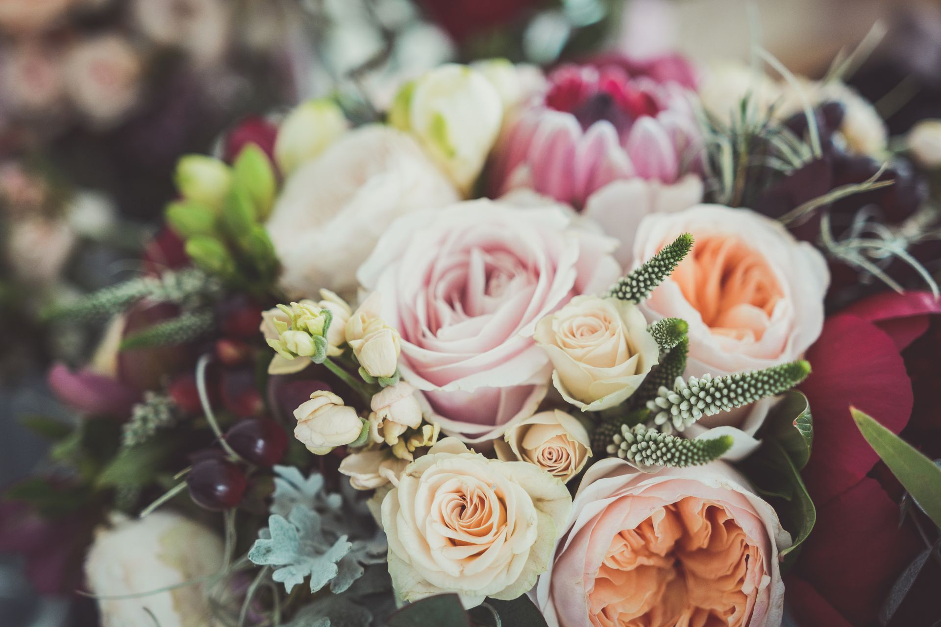 role of flowers for weddings