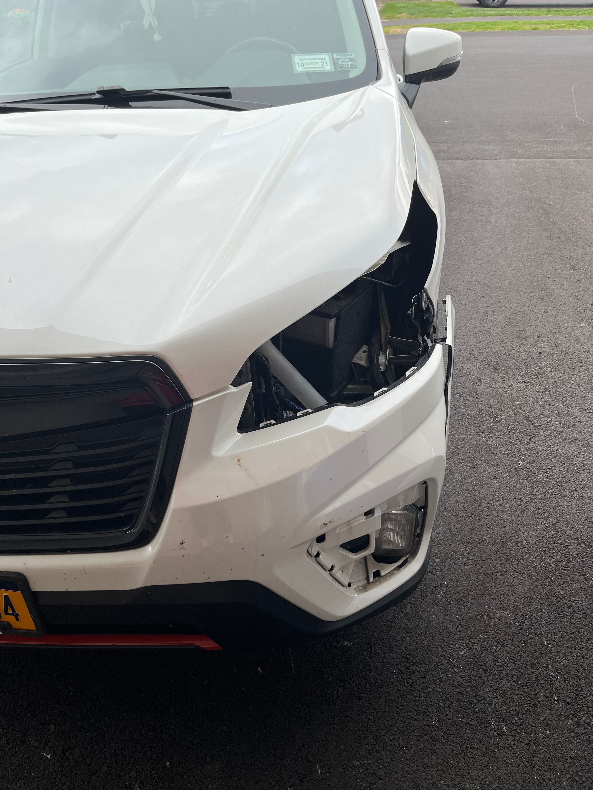 Front View Damaged Headlight of Car — DM Collision — New Floyd Road Rome, NY