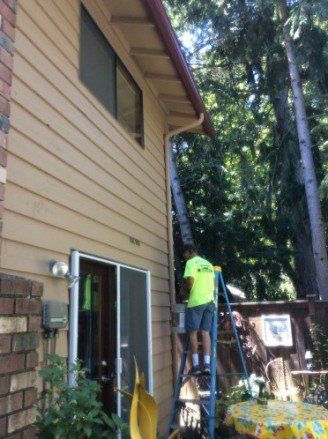 Eavestrough with downspout - Gutter installation in Eugene, OR