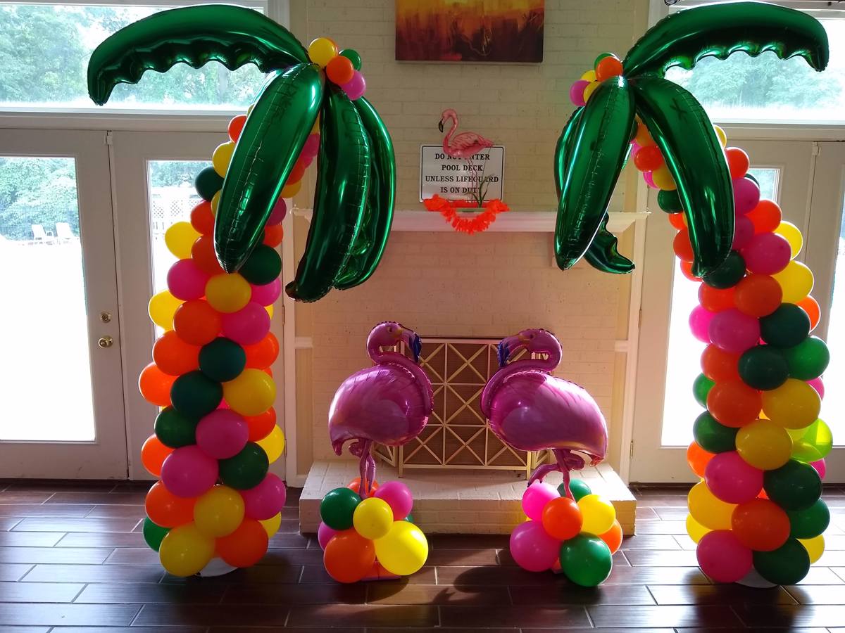 Palm Tree tropical balloon decor