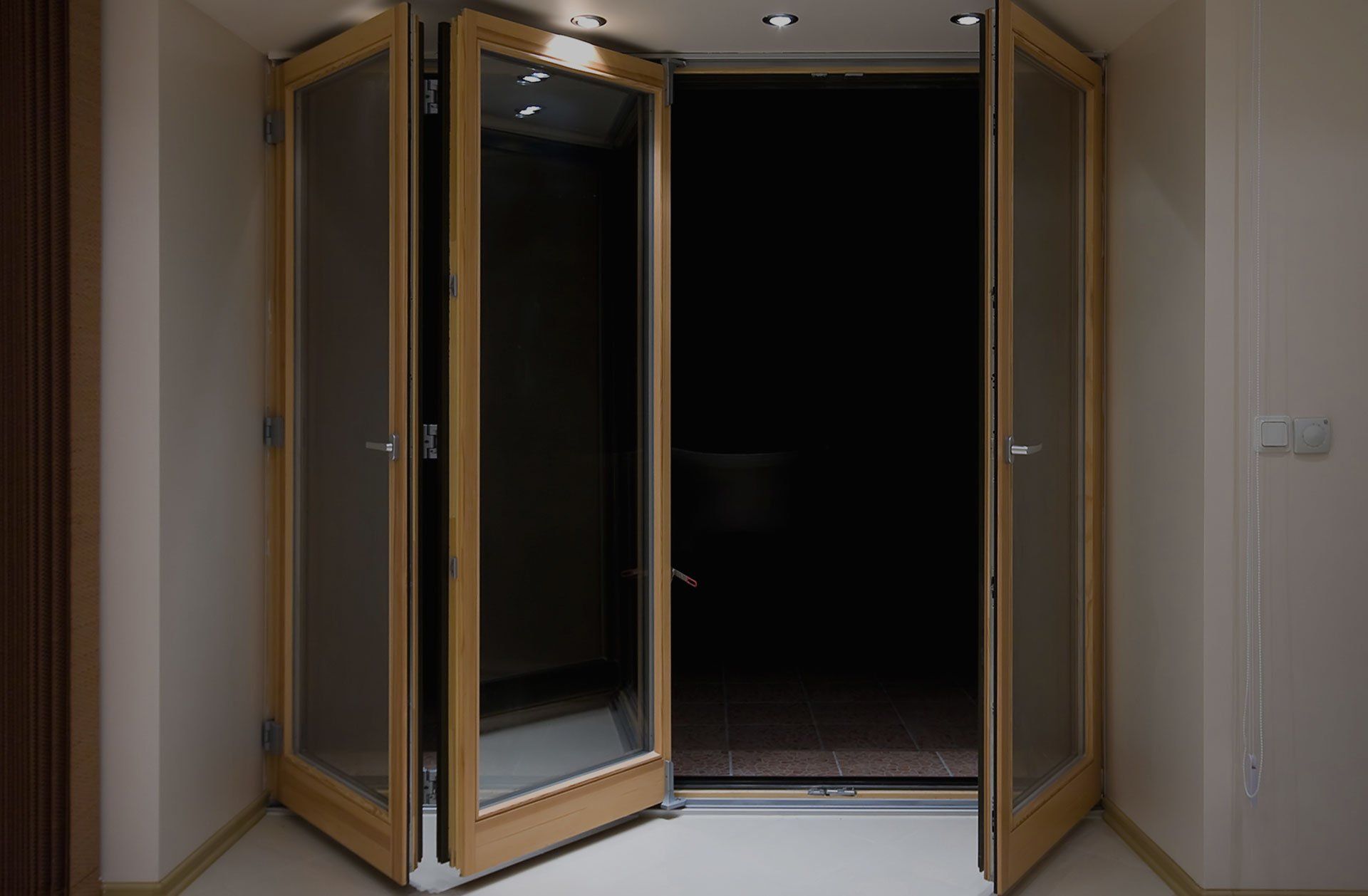 Liniar bi-fold doors