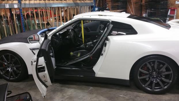 Windshield Repair — Amazing White Car in Snellville, GA