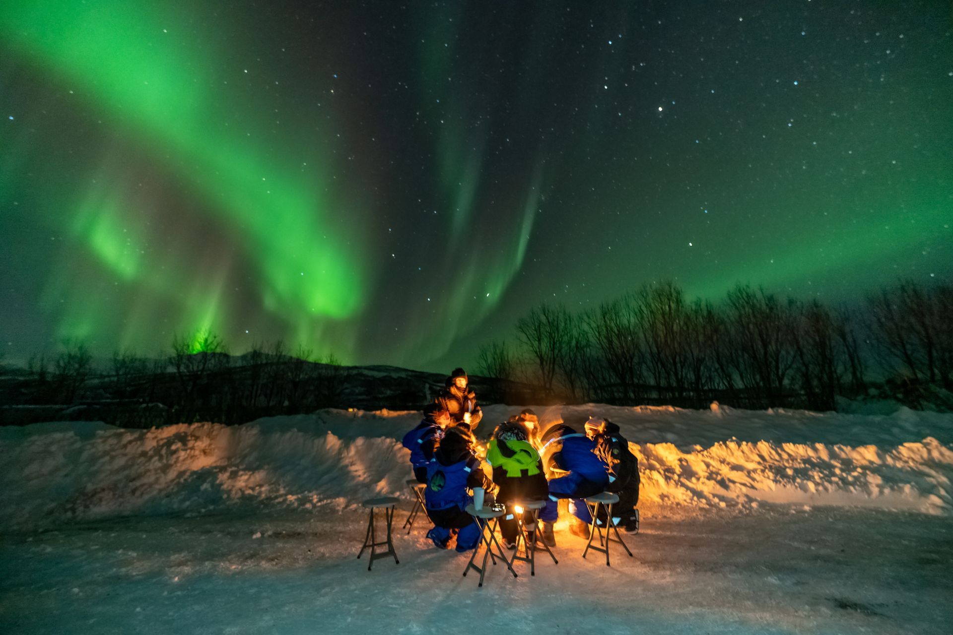 Small group Northern Lights tour Tromso campfire aurora experience Norway