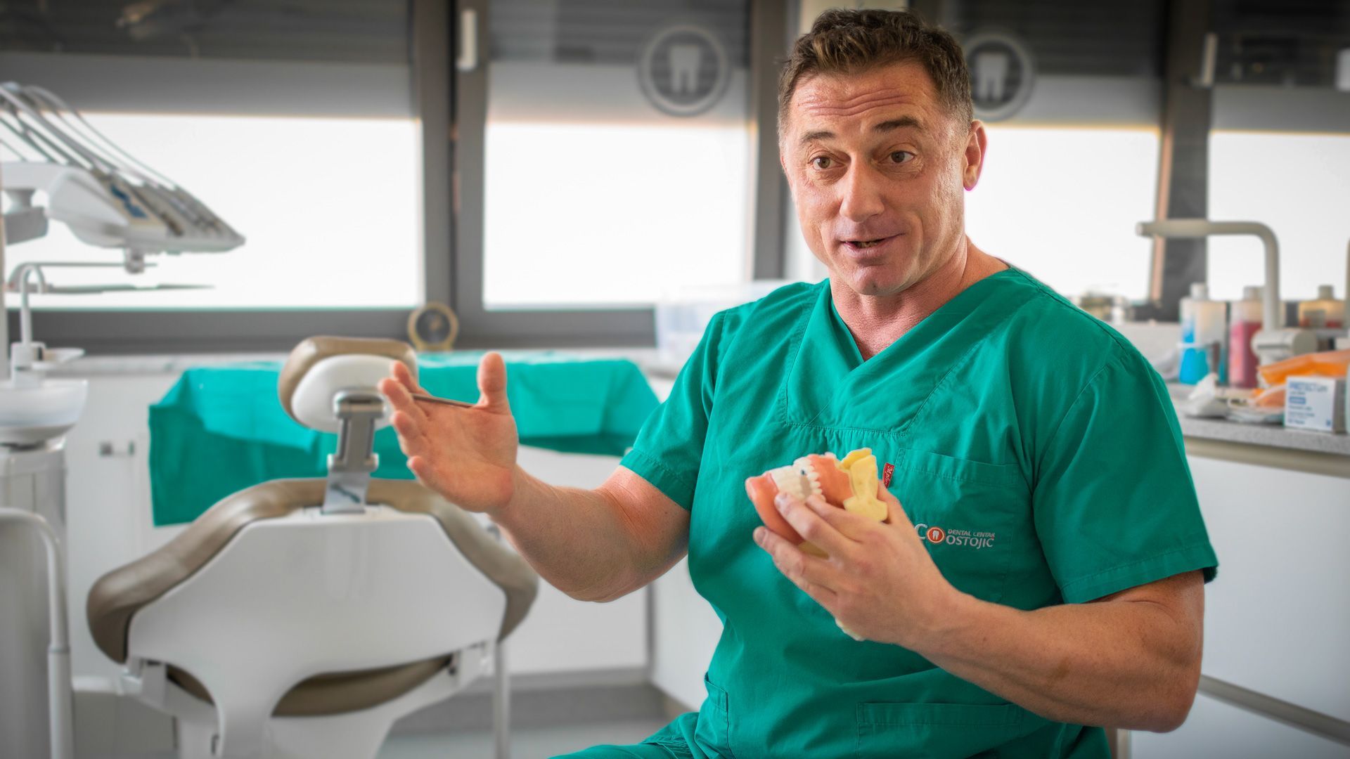 Turismo dentale in Croazia. Eccellenti dentisti con 25 anni di esperienza.