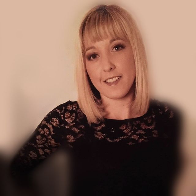 Michelle Needham [Profiles] • Instagram, Twitter, TikTok Foller