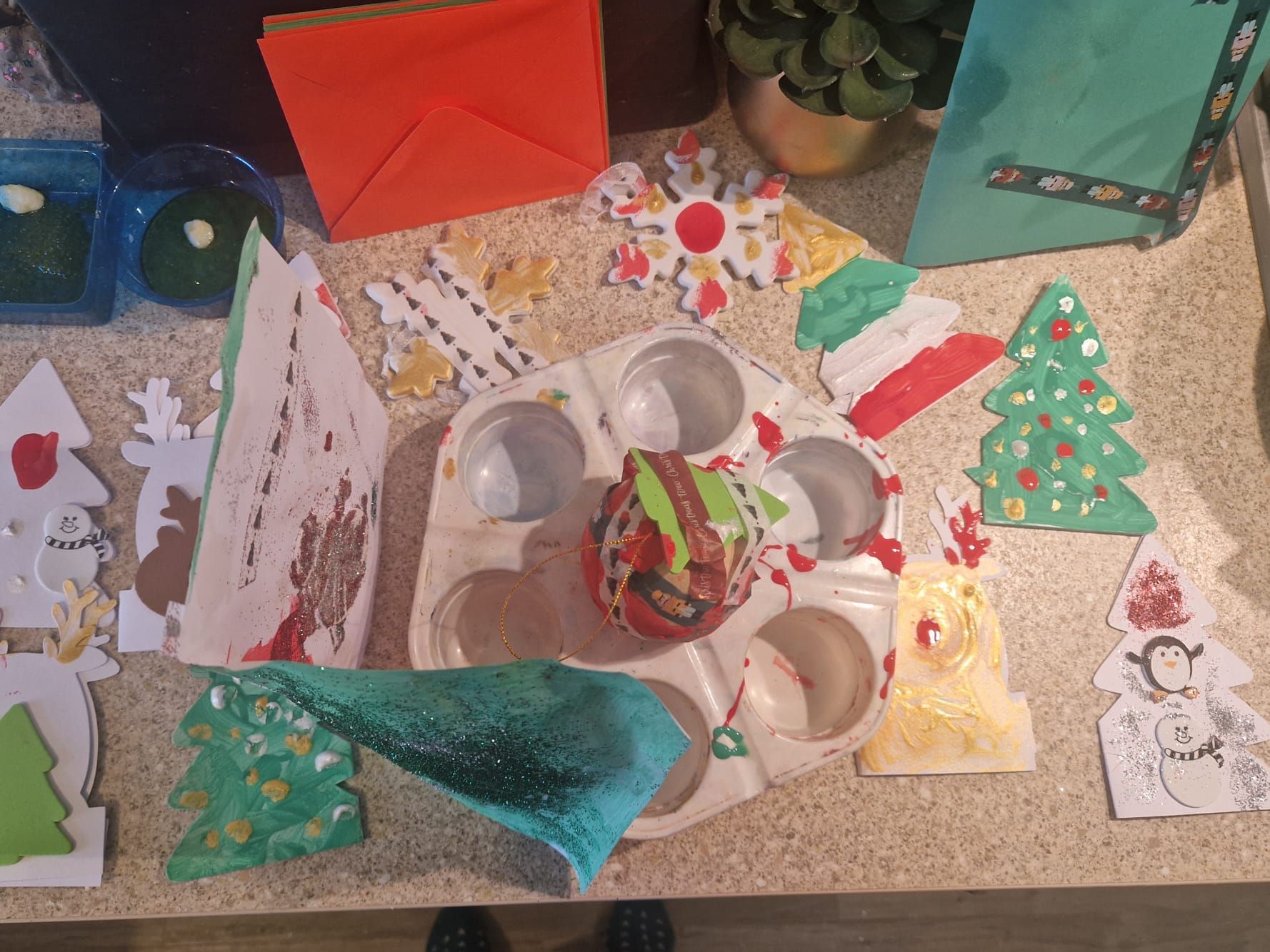 Deck The Halls With Christmas Crafts – Or Not!?