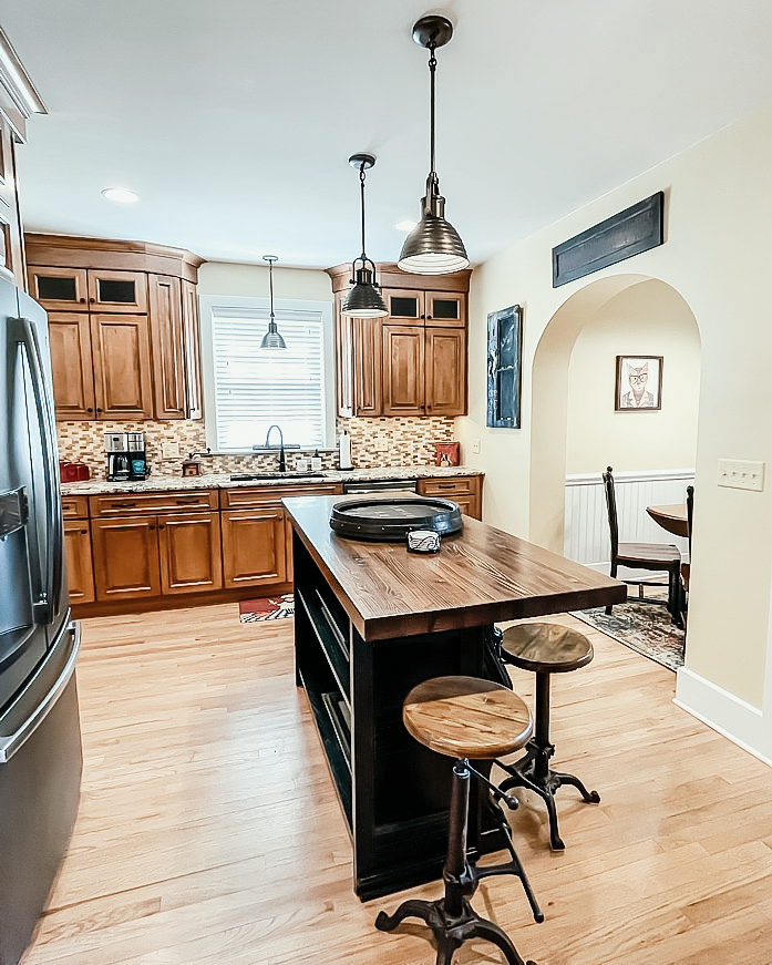 The 880 Cozy Cottage at Stone Gables Estate - Kitchen