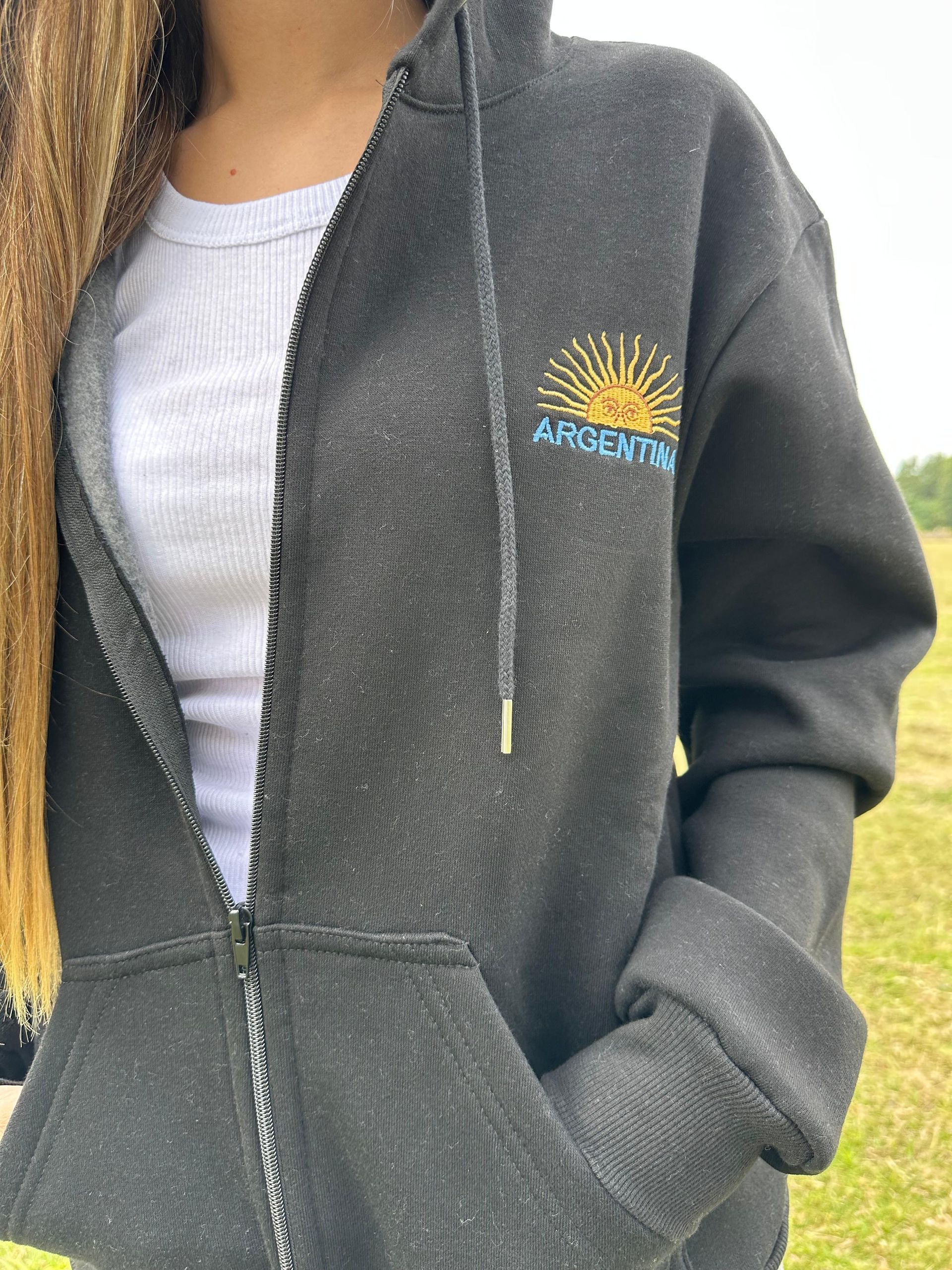 CAMPERA SOL DE MAYO STOCK LIMTADO