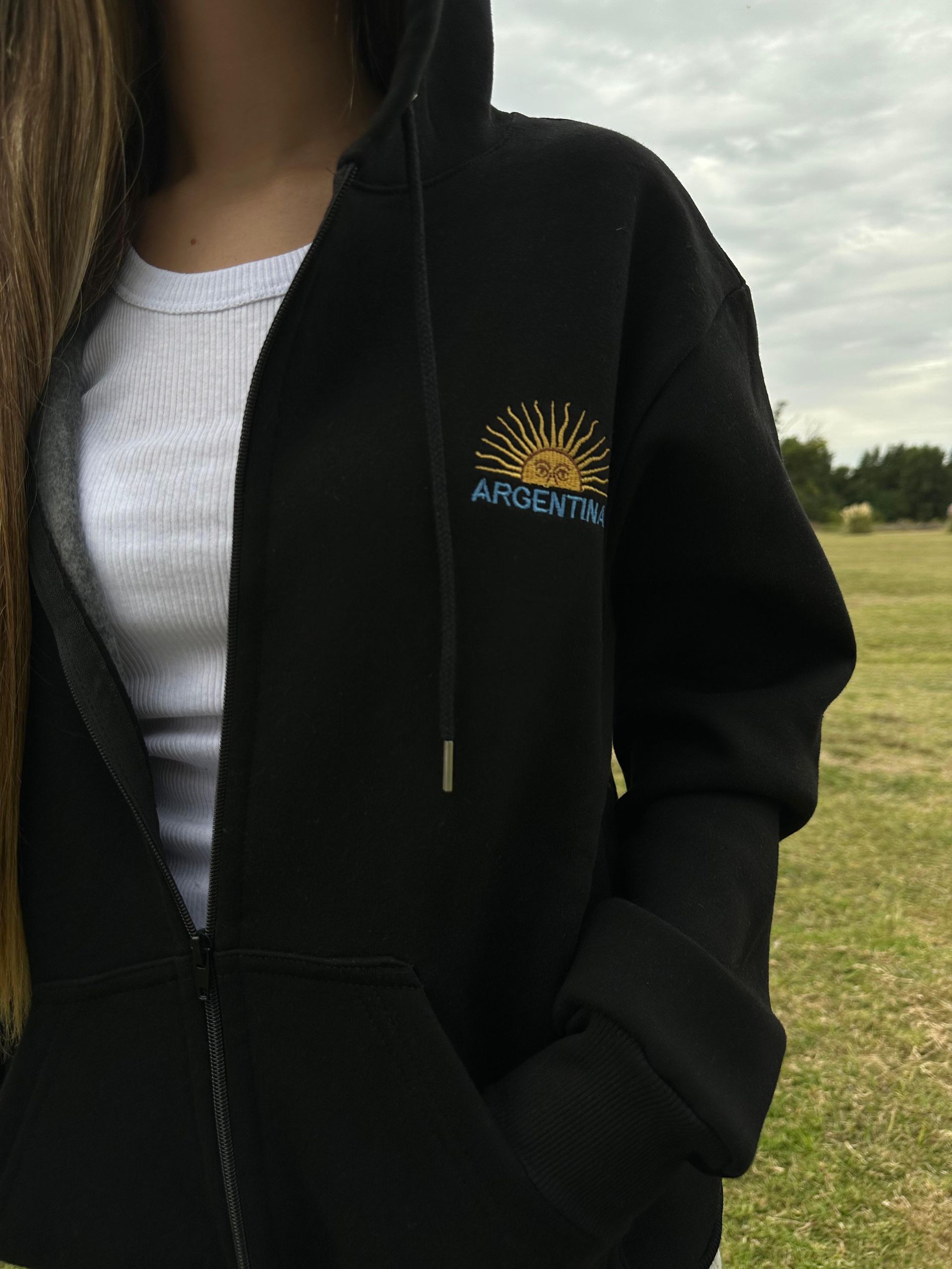 CAMPERA SOL DE MAYO STOCK LIMTADO