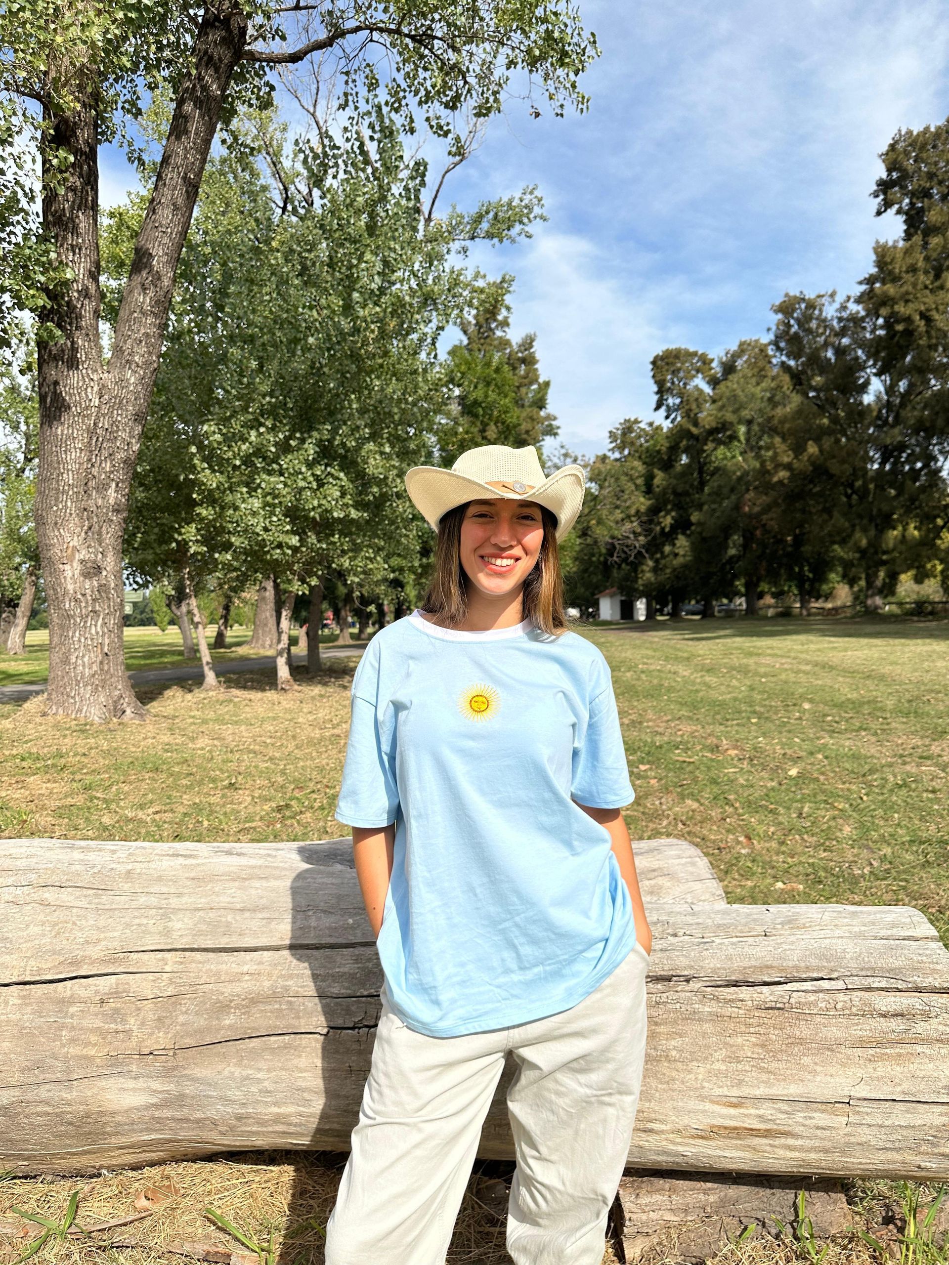 REMERA SOL DE MAYO LISA