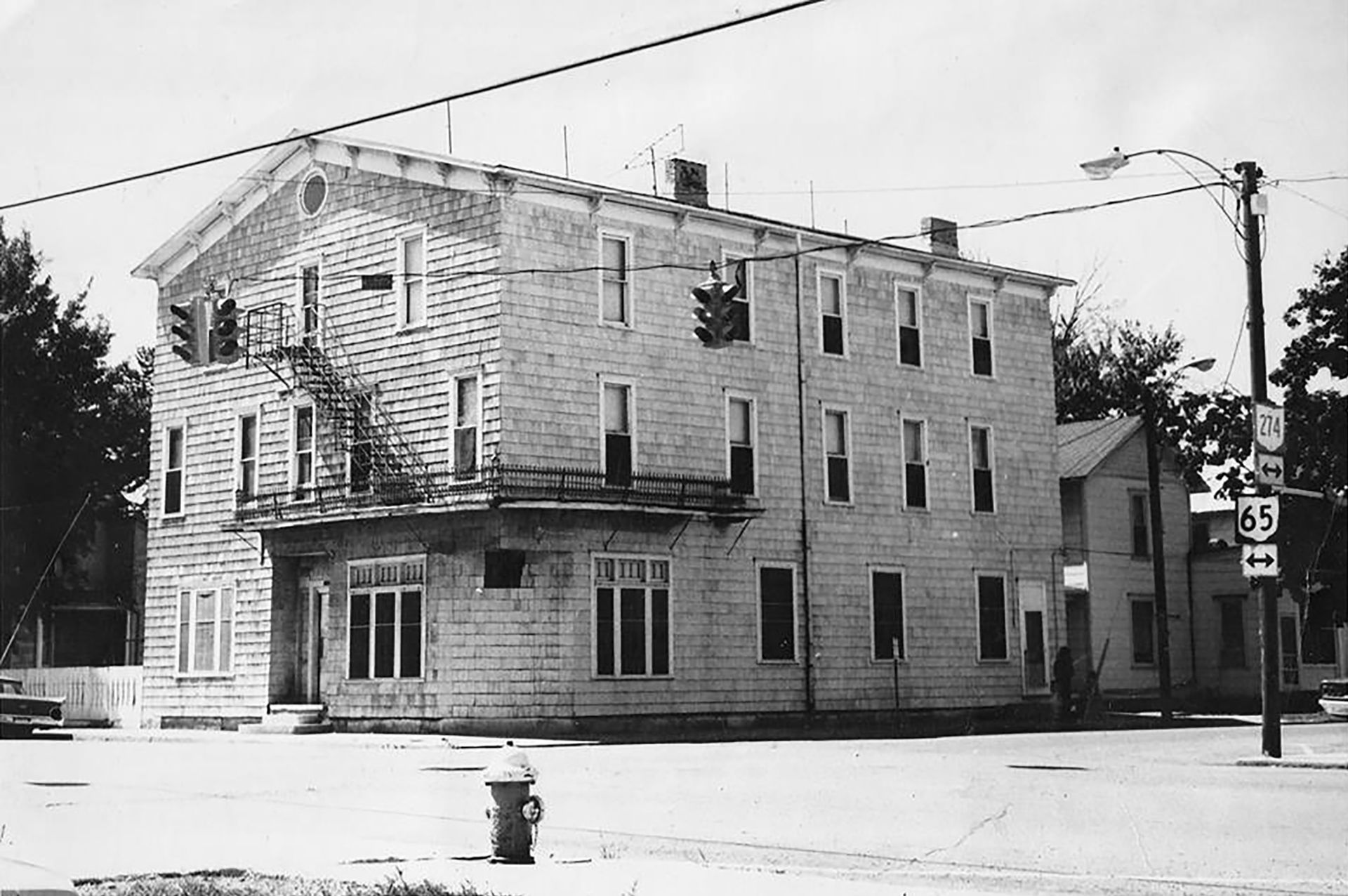 A three story hotel.