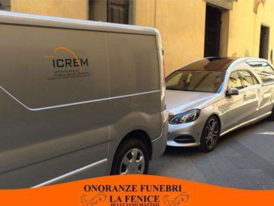 furgone e vettura onoranze funebri