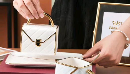 Vrček za čaj v obliki torbice