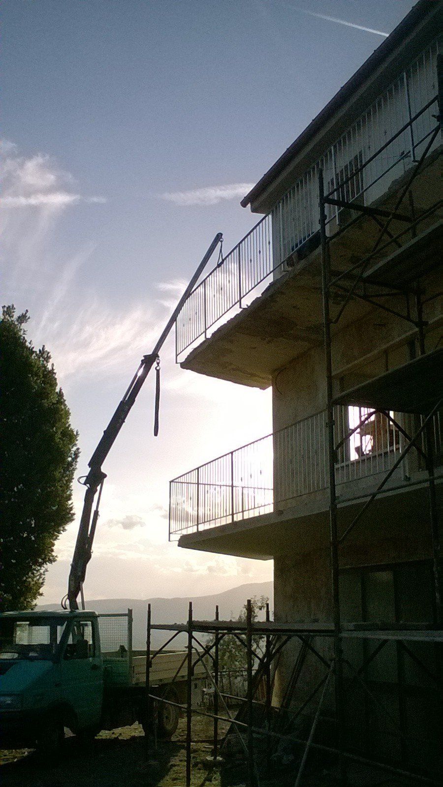 installazione di ringhiere in ferro per balconi