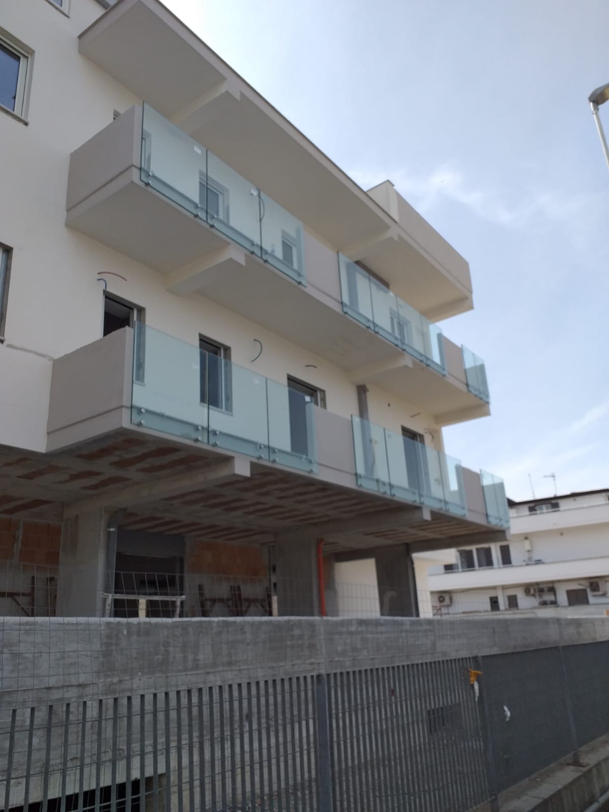 Parapetti in vetro ringhiera balconi