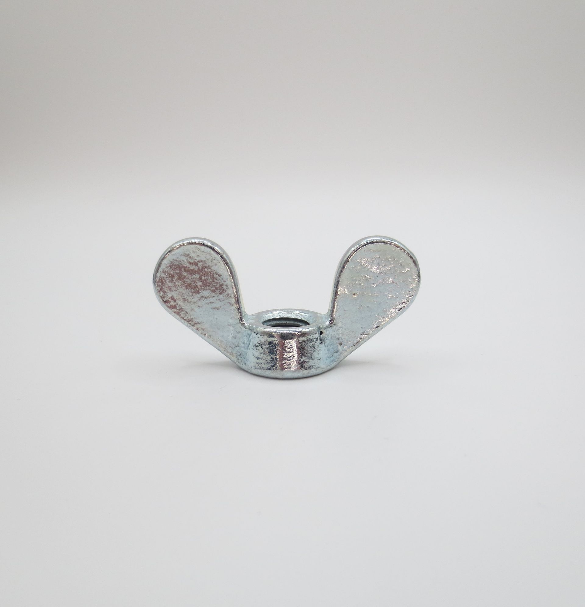 Flügelmutter nach DIN 315 deutsche Ausführung
M 3 - M 20 und in zöllig
in Stahl verzinkt, Messing, Messing vernickelt, Messing, Poly und Edelstahl