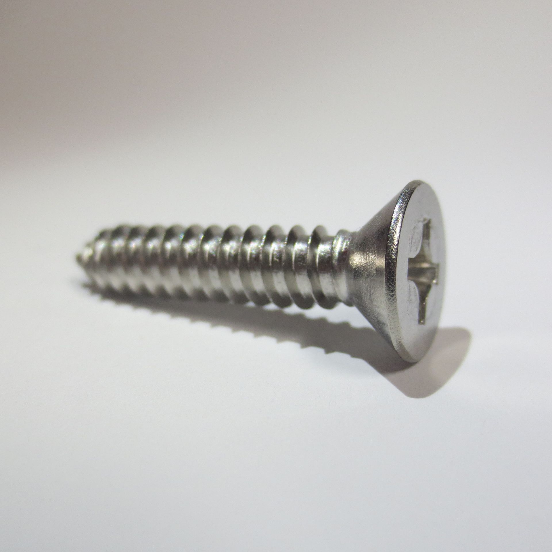 DIN 7982: Senkblechschraube in Form C-H und Form F-Z
Ø 2,2 mm - 6,3 mm 
in Stahl verzinkt und Edelstahl A2