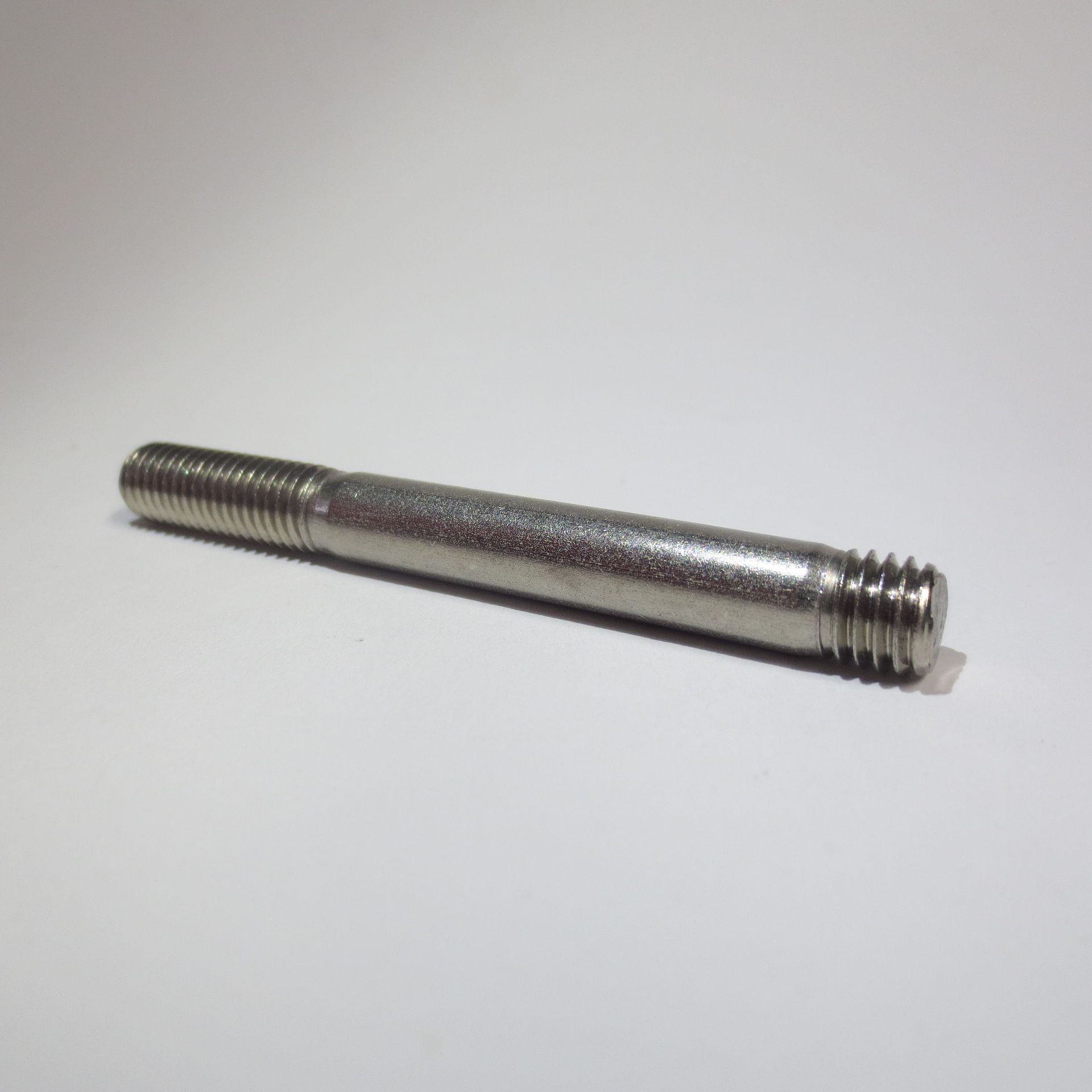 Stiftschrauben für häufiges Verschrauben und Lösen, Maschinenbau, Einschraubende = 1 d, M 5 - M 12