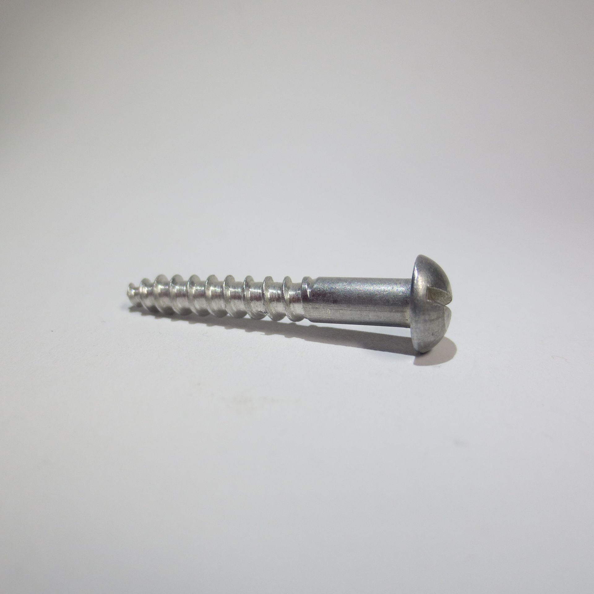 Halbrundholzschrauben mit Schlitz nach DIN 96 aus Restposten super günstig