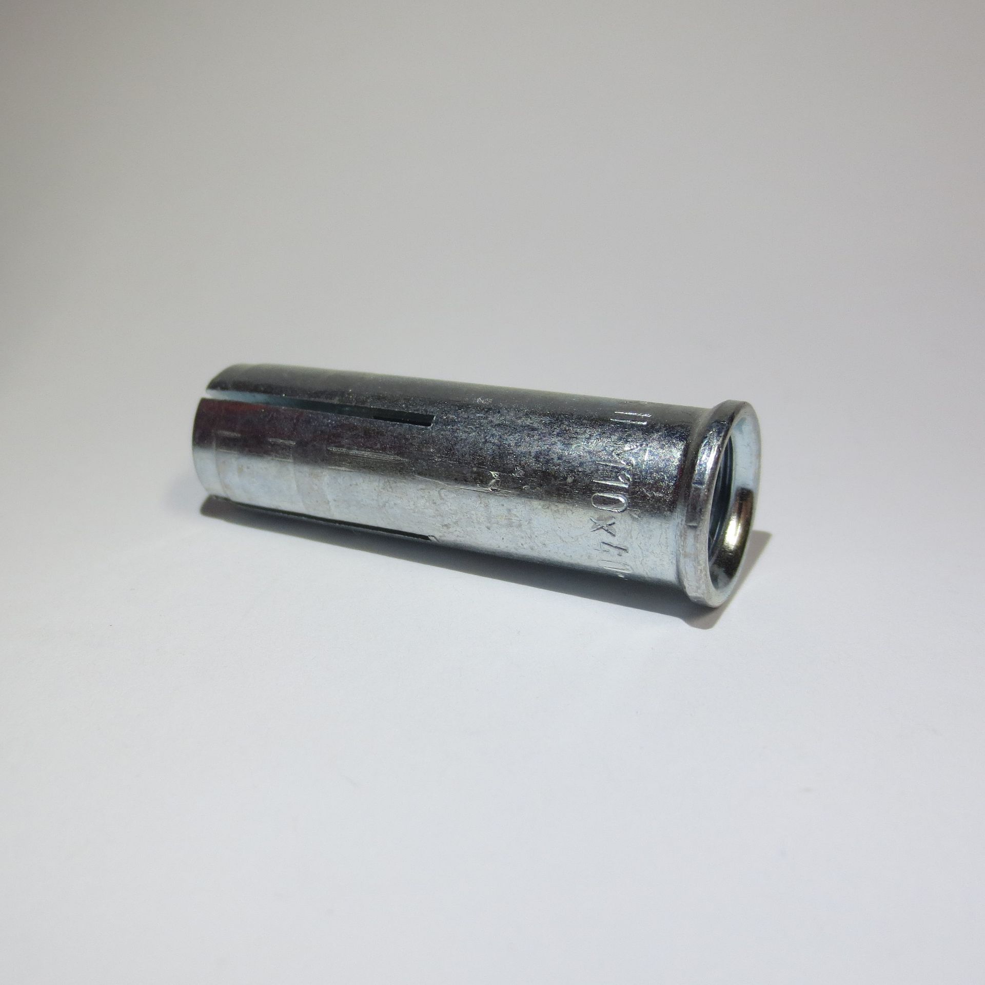 Metalldübel für Beton