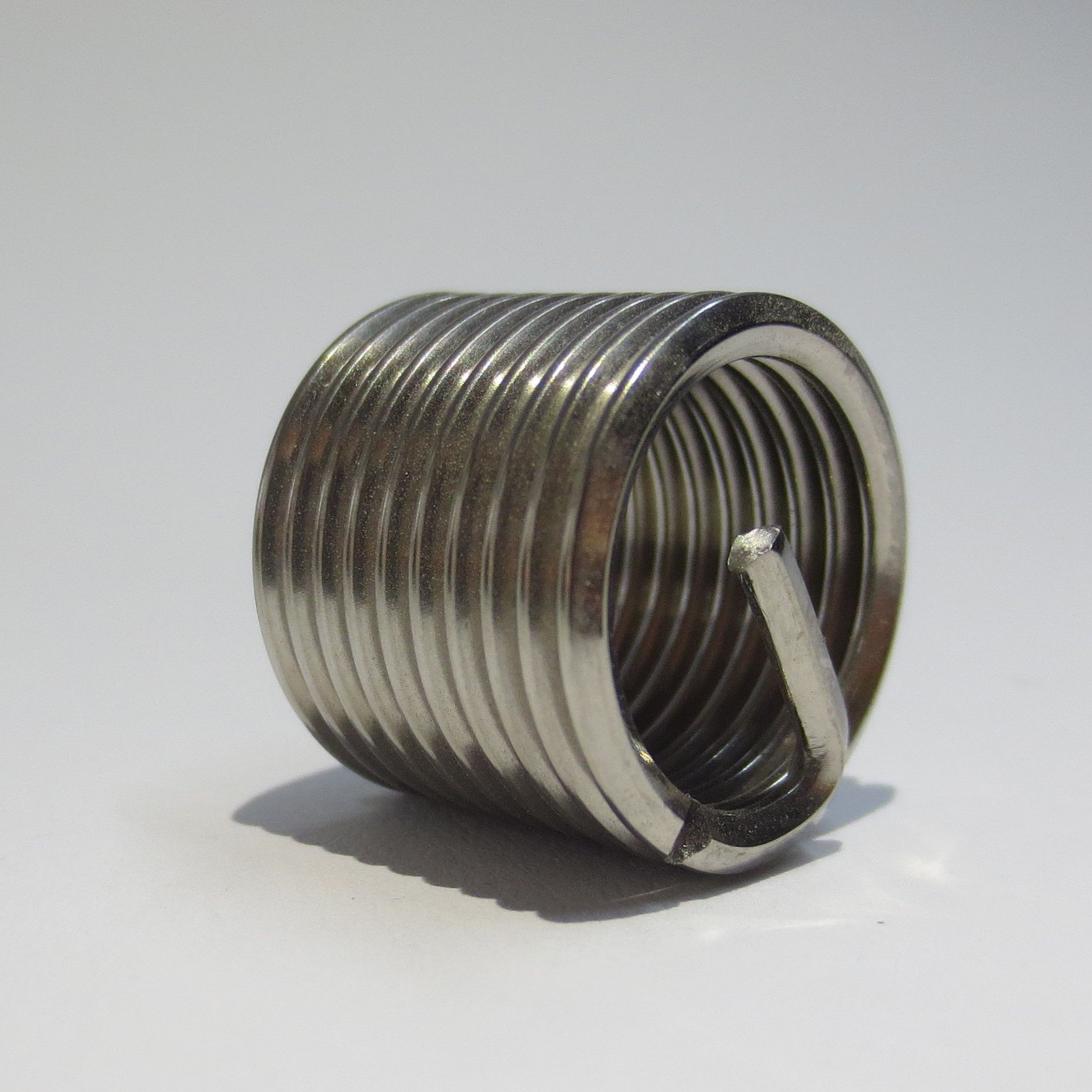 Beschädigtes Gewinde reparieren durch einen Drahtgewindeeinsatz