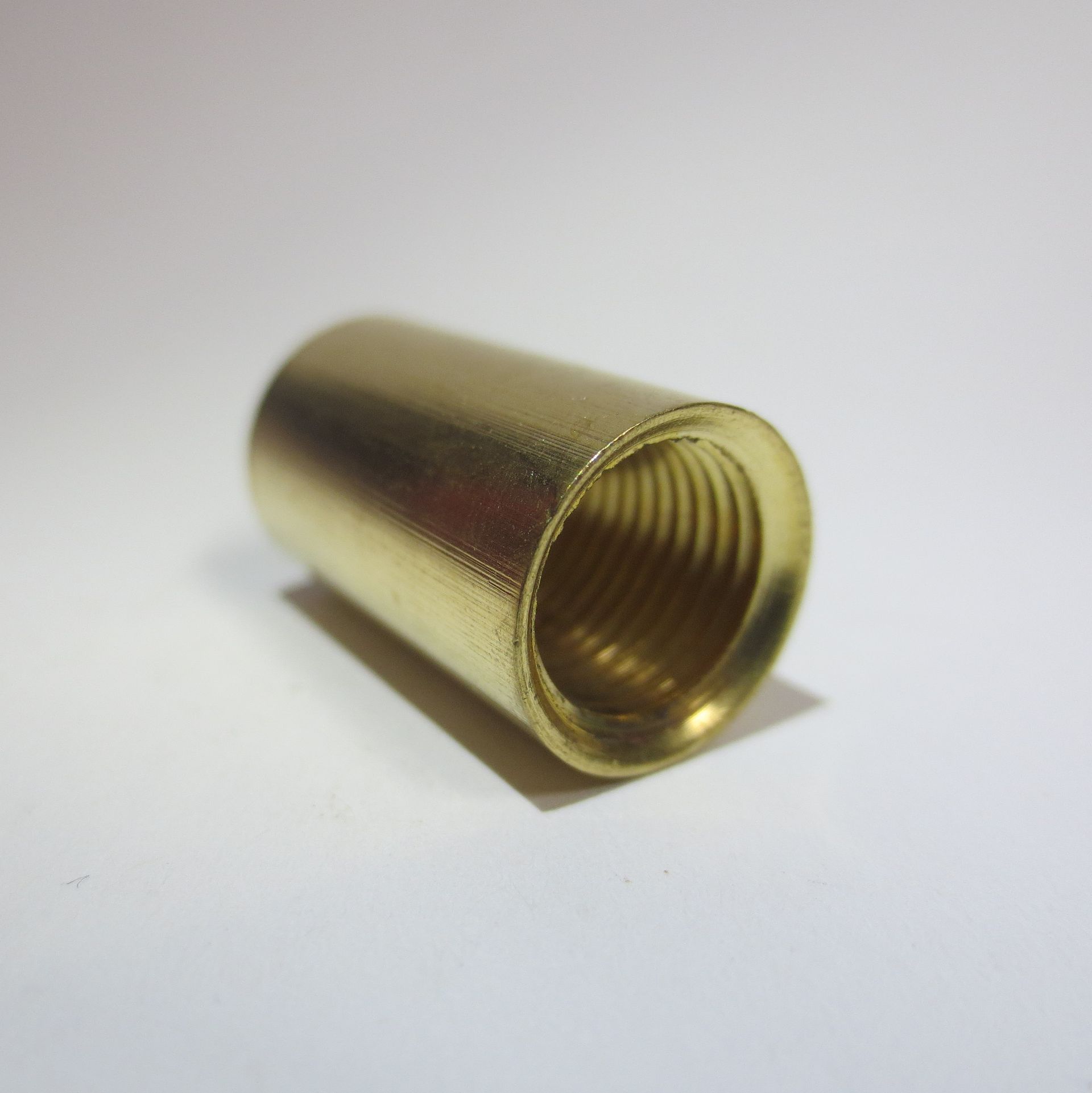 Gewindemuffe für Leuchtenfeingewinde in Messing blank